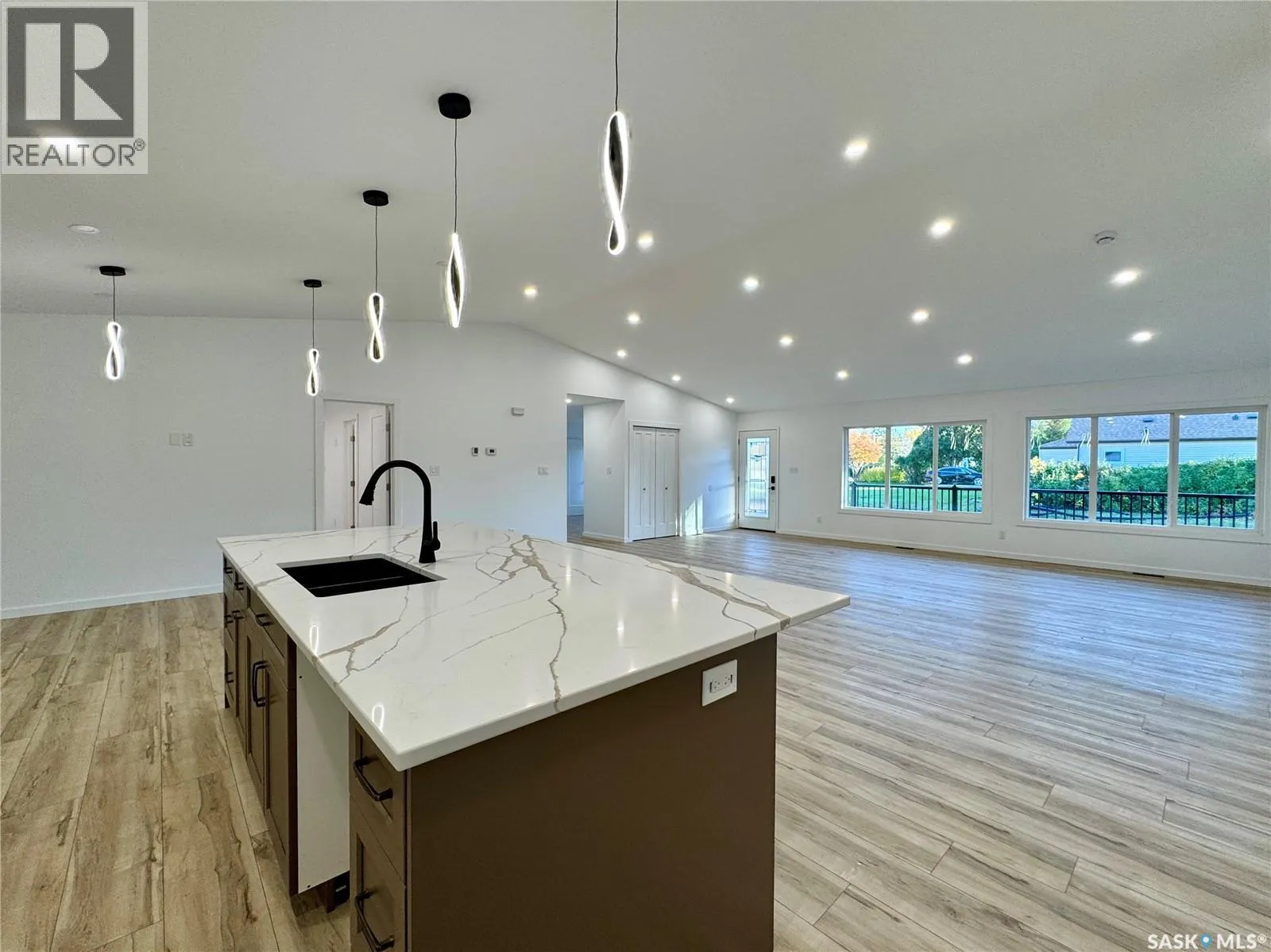 43 Franklin AVENUE