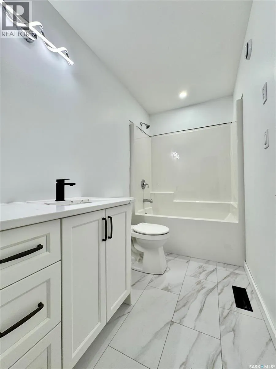 43 Franklin AVENUE