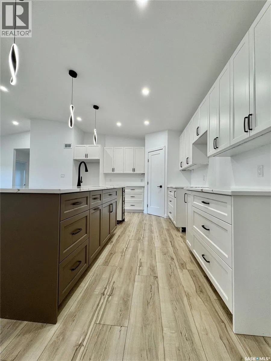 43 Franklin AVENUE