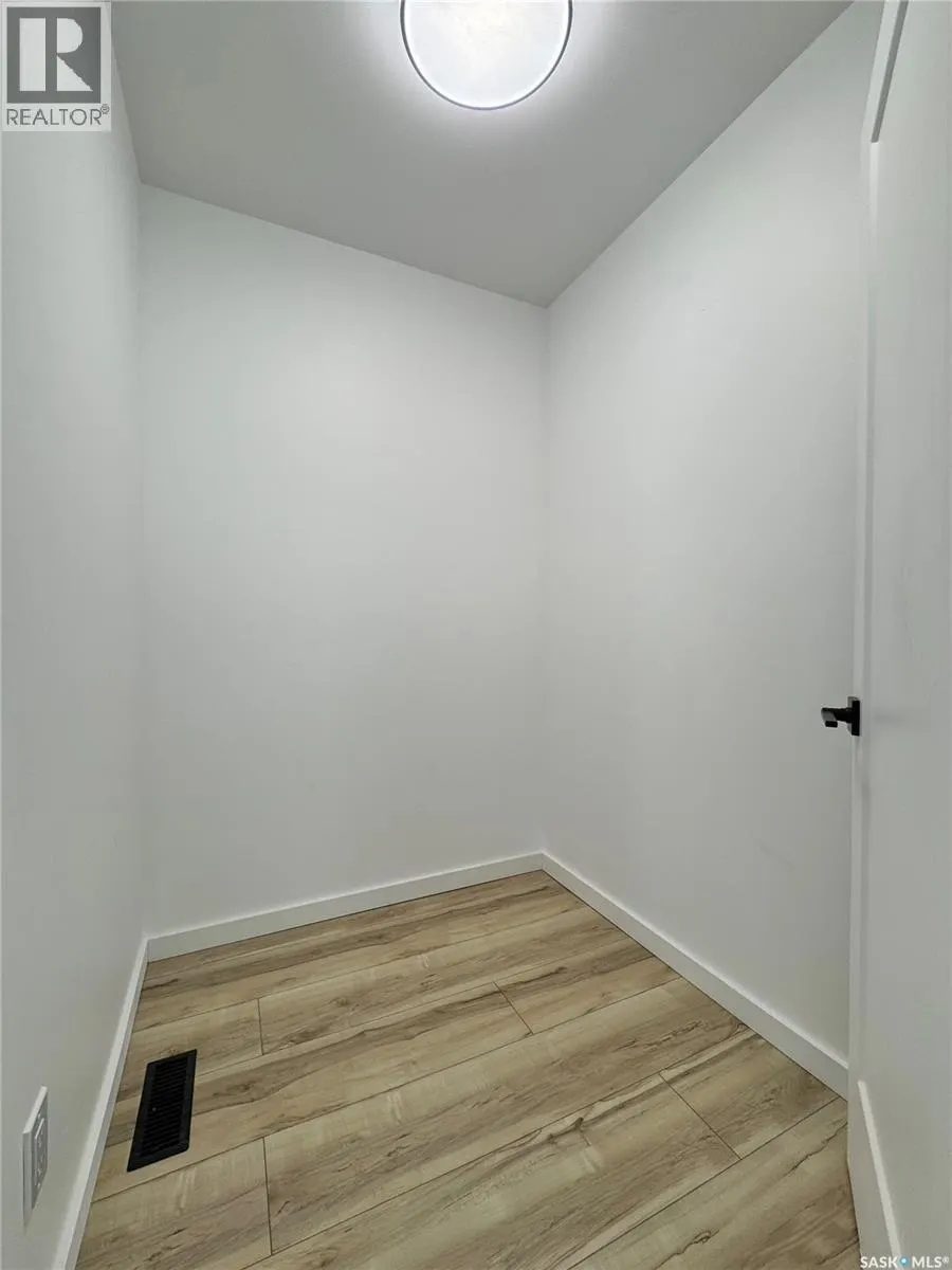 43 Franklin AVENUE