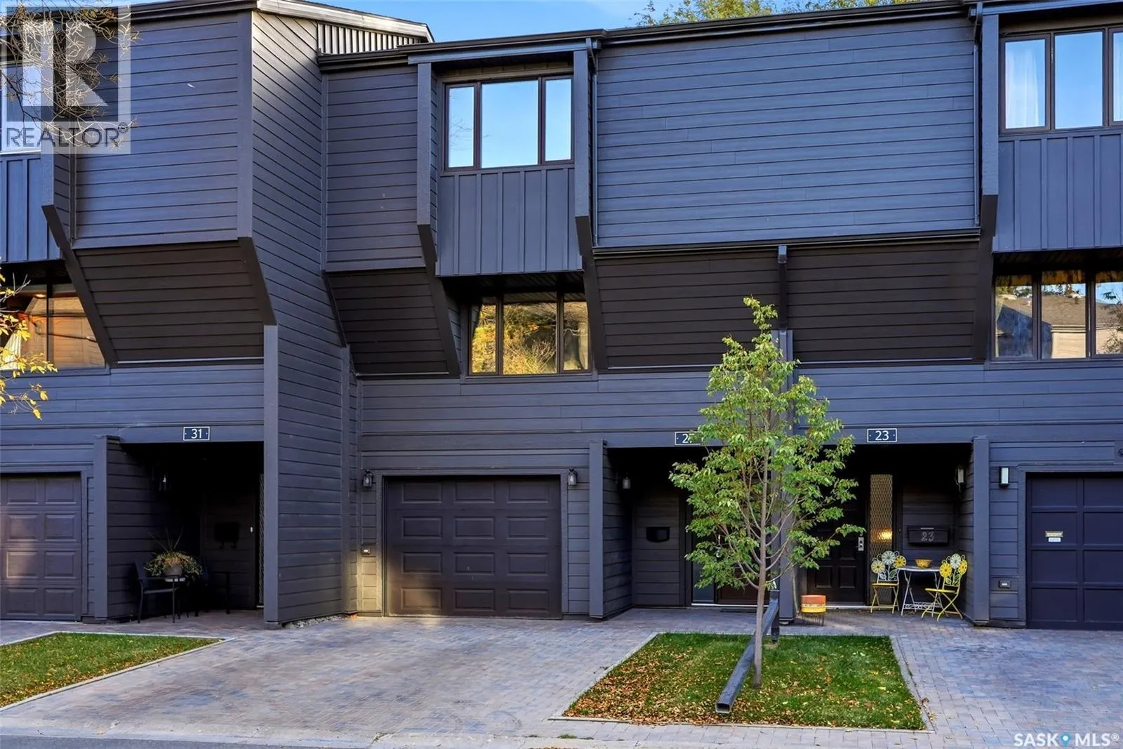 27 Quincy DRIVE