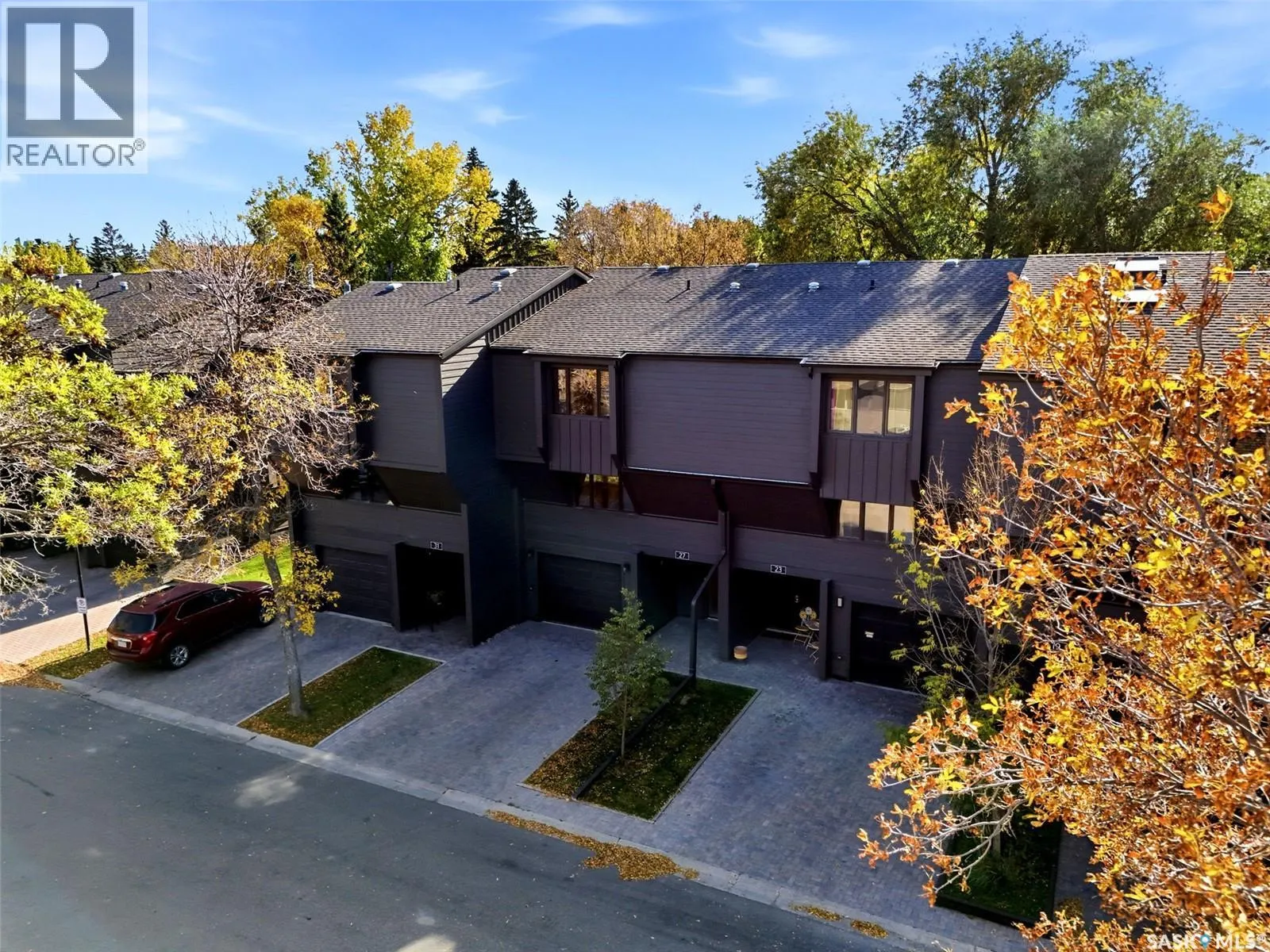27 Quincy DRIVE