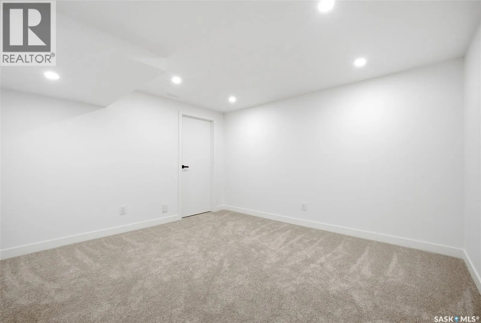 27 Quincy DRIVE
