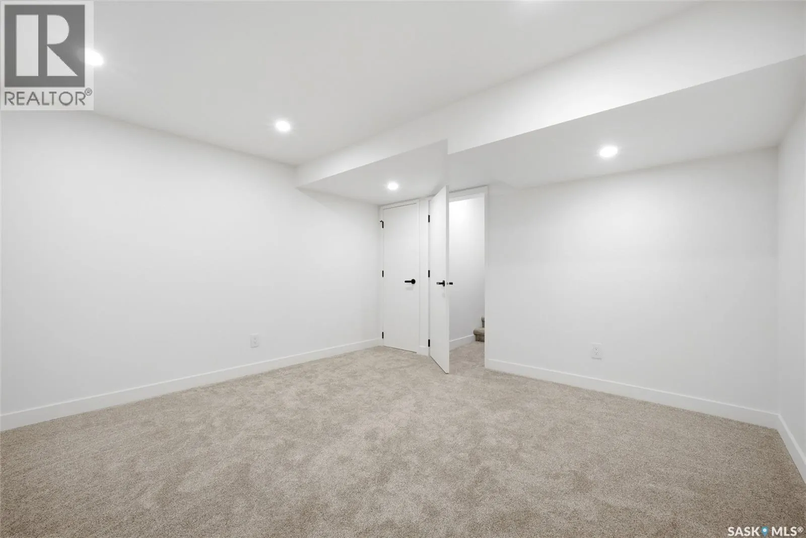 27 Quincy DRIVE