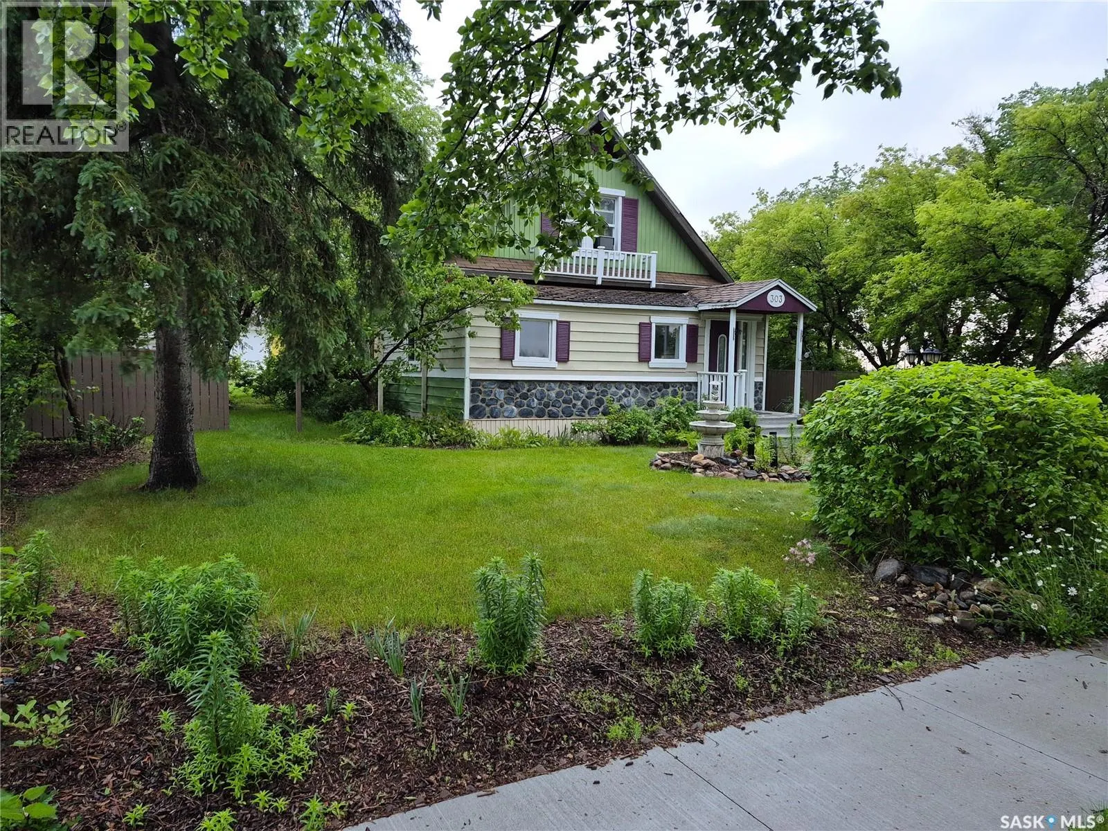 303 Edward STREET
