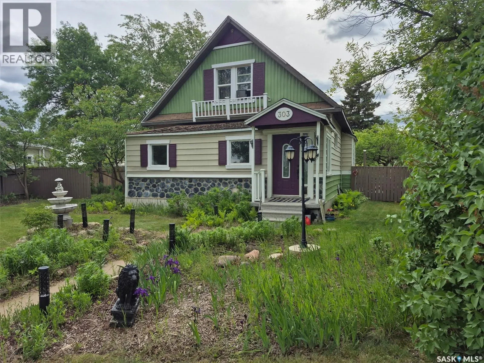 303 Edward STREET