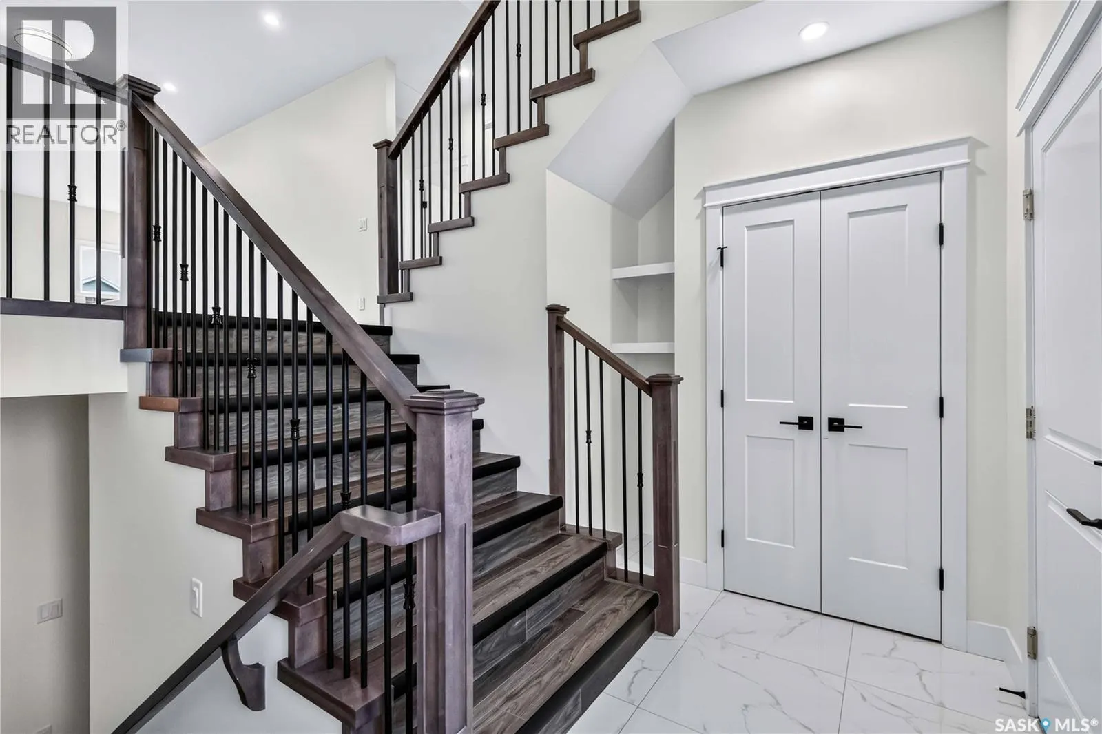 1211 Nightingale TERRACE
