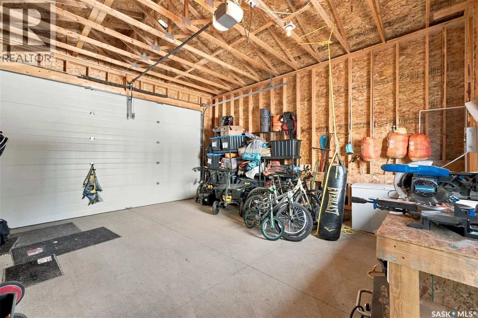 707 Underhill LANE