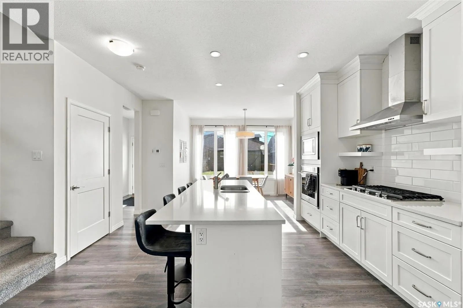 707 Underhill LANE