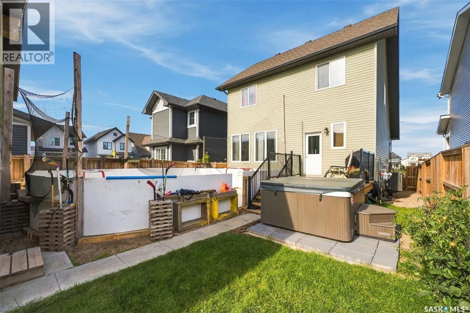 707 Underhill LANE