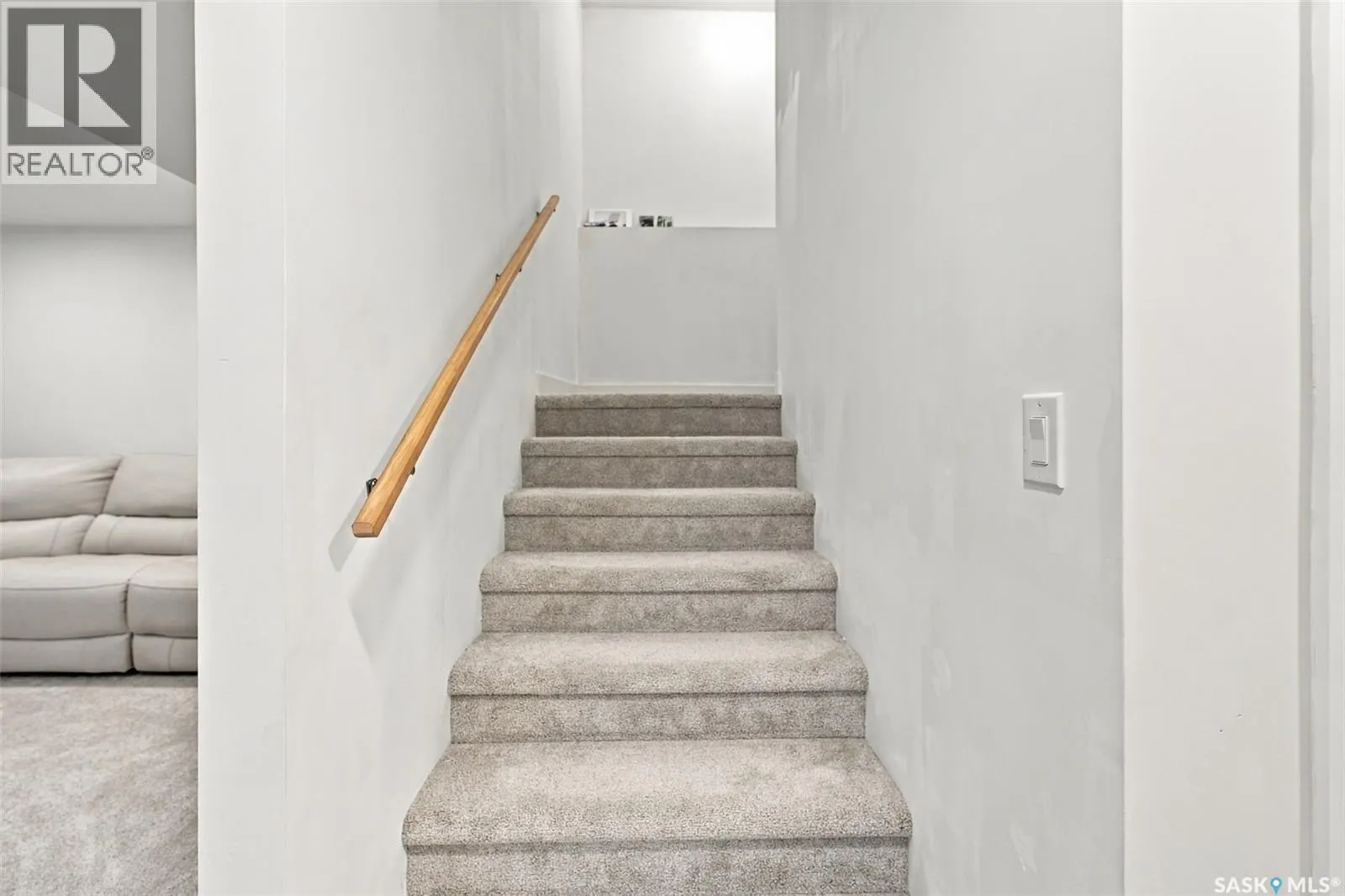 707 Underhill LANE