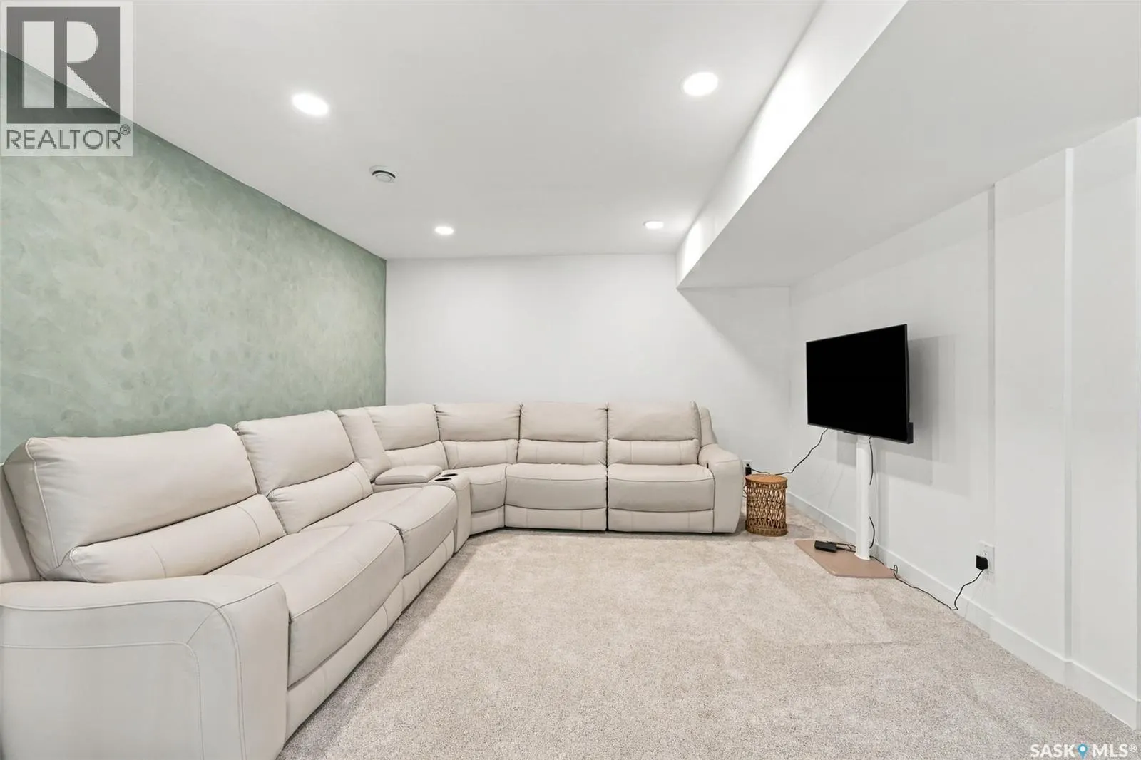 707 Underhill LANE
