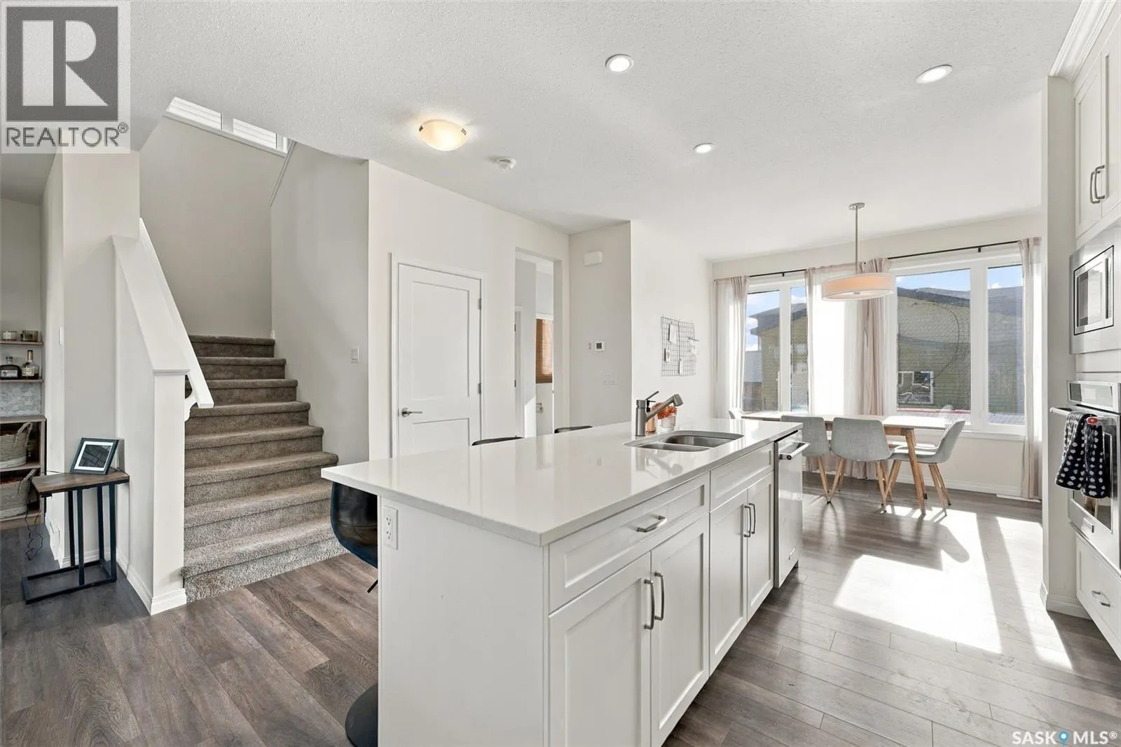707 Underhill LANE