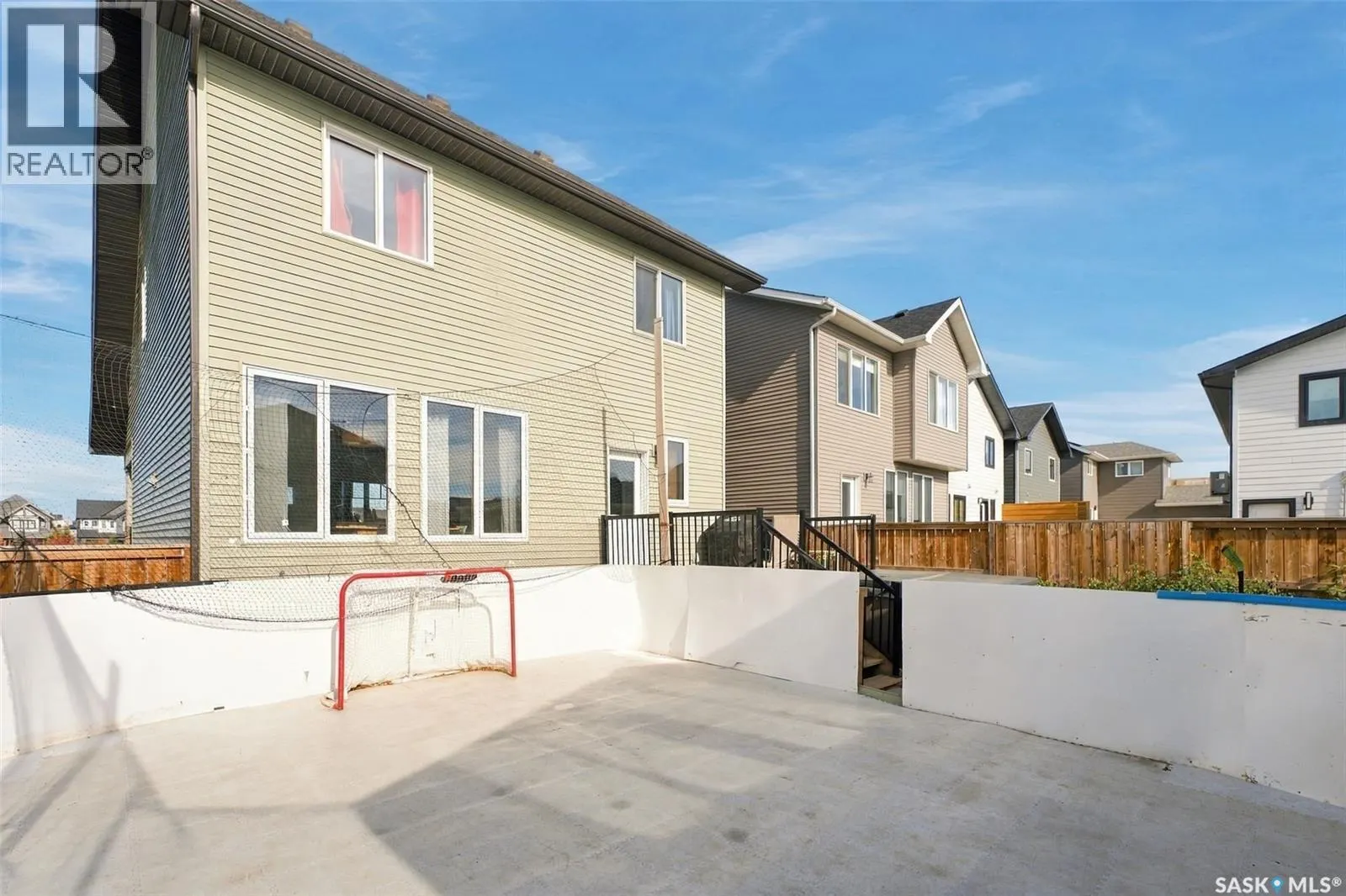707 Underhill LANE