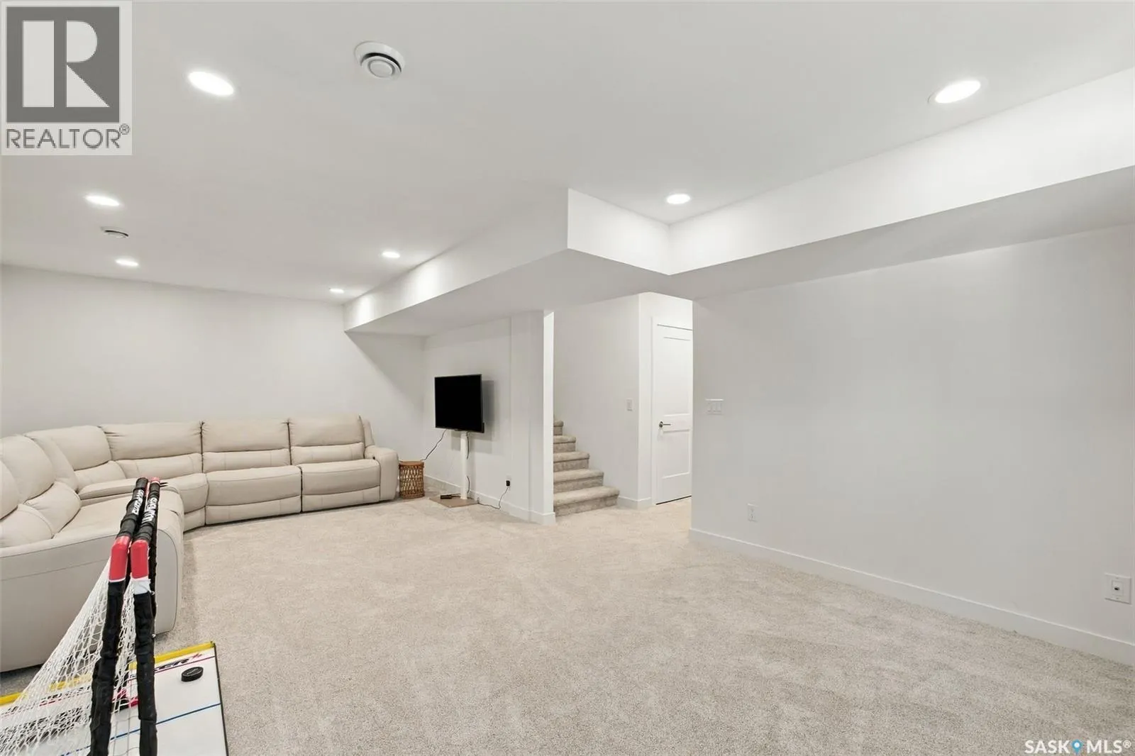 707 Underhill LANE