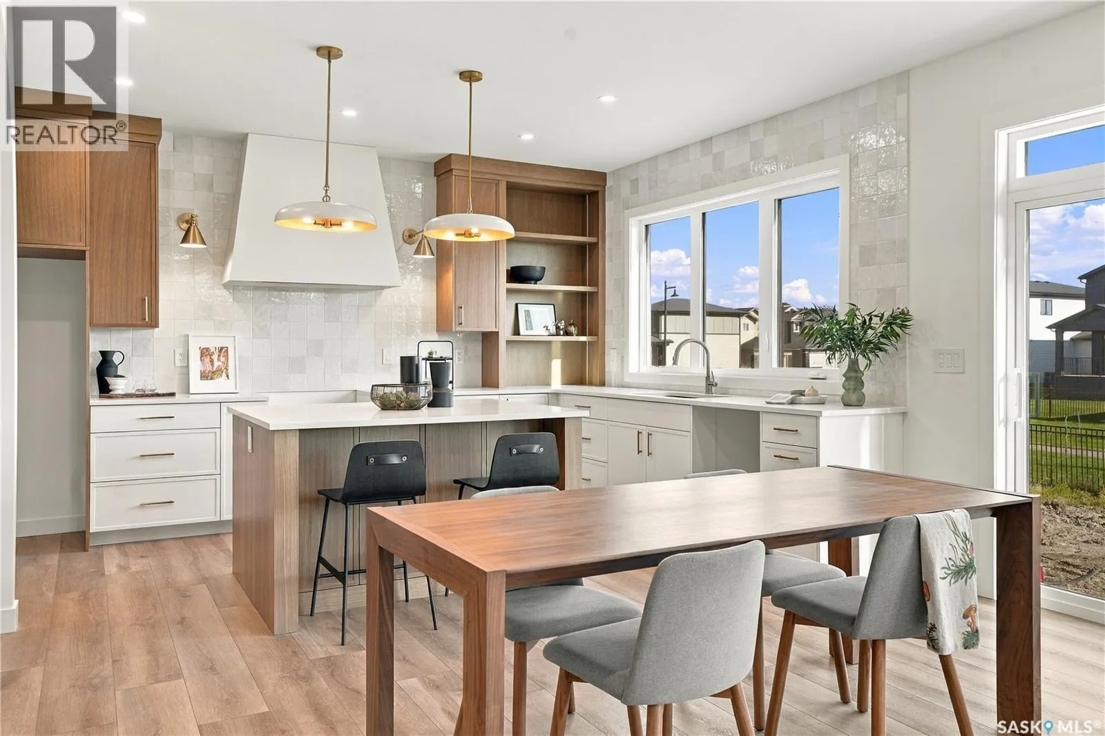 660 Pepper BEND