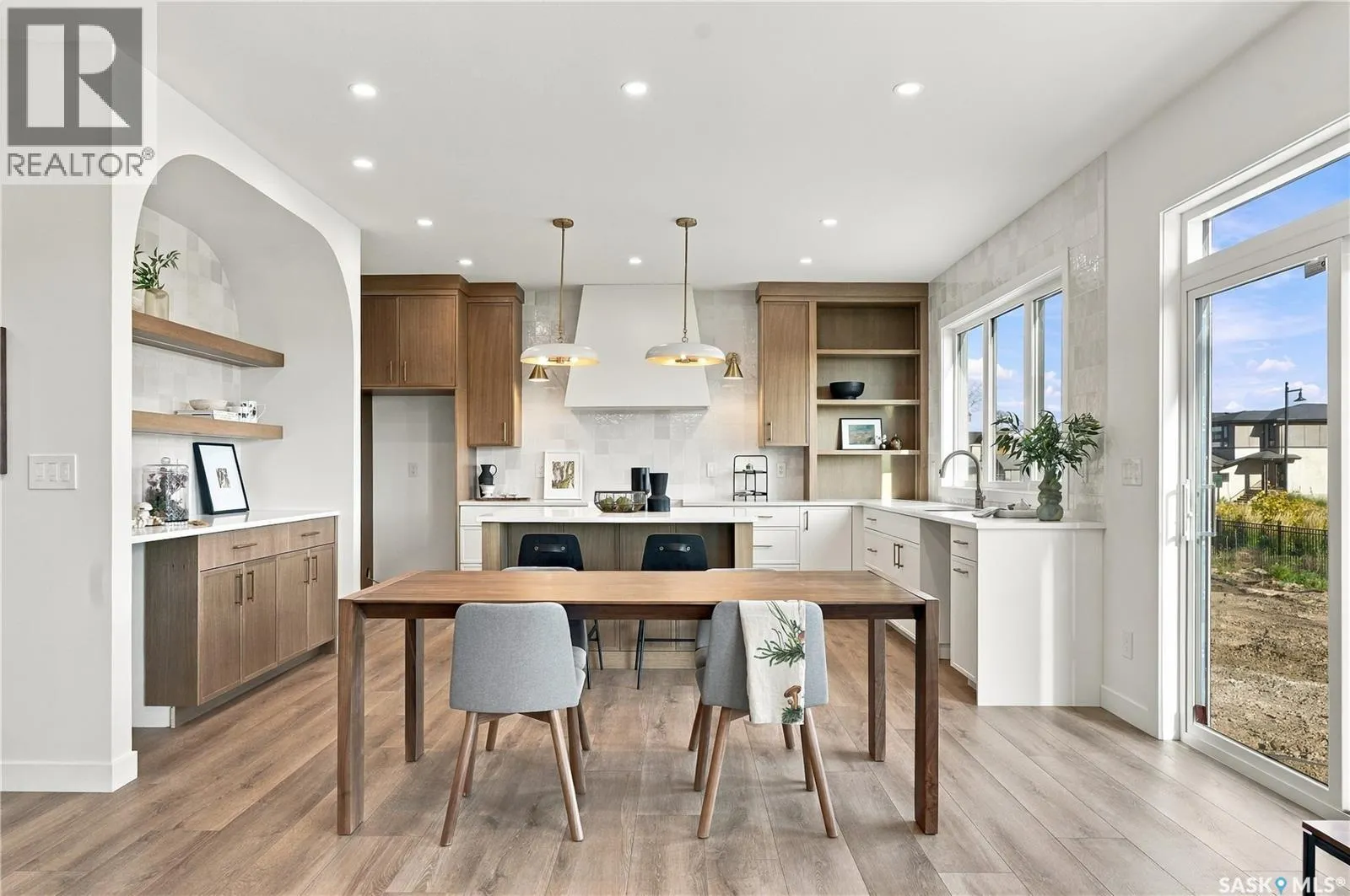 660 Pepper BEND