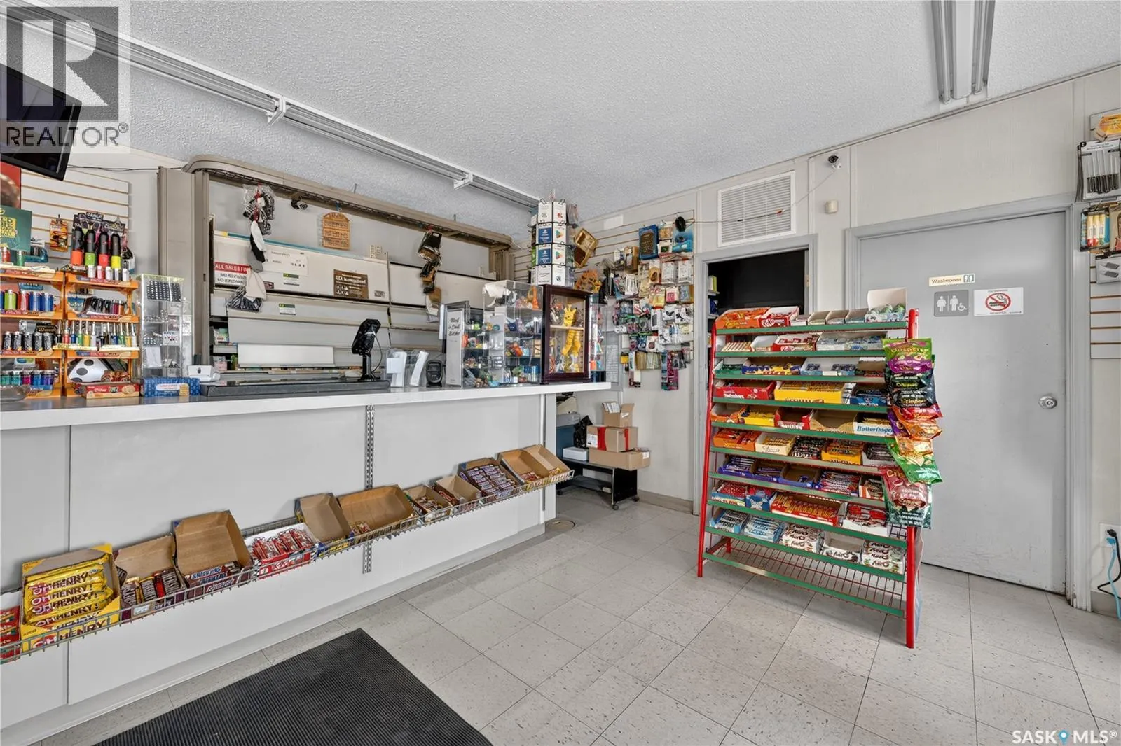 300 SASKATCHEWAN DRIVE W