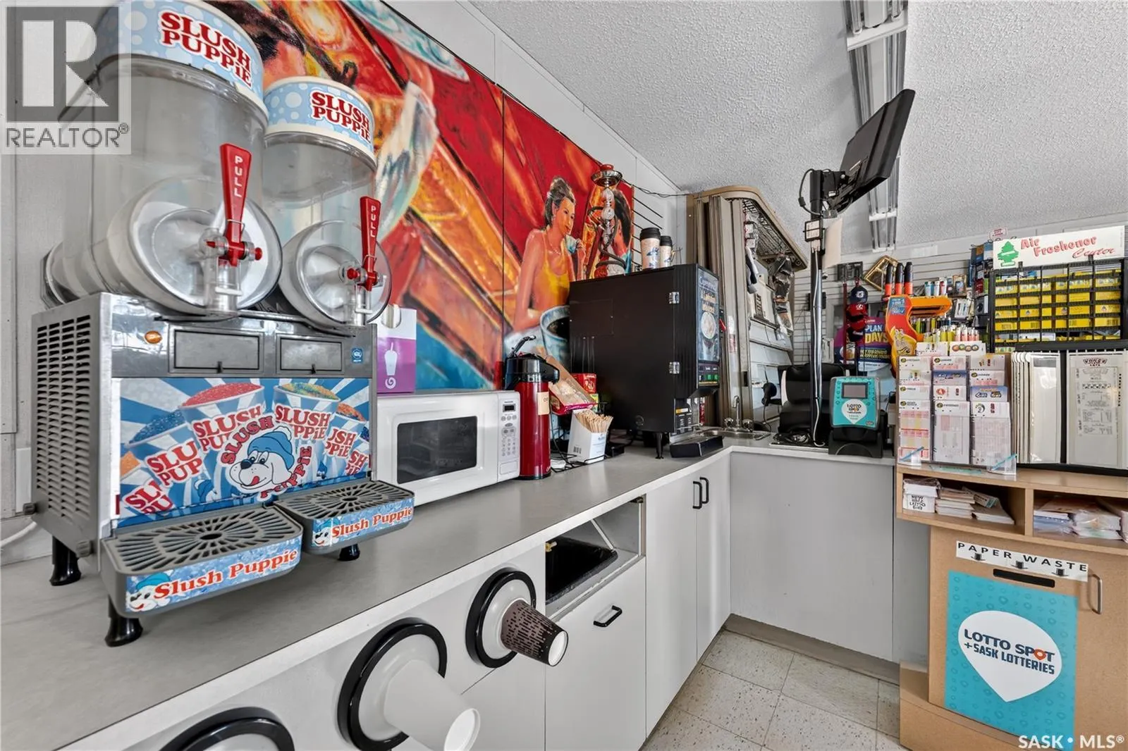 300 SASKATCHEWAN DRIVE W