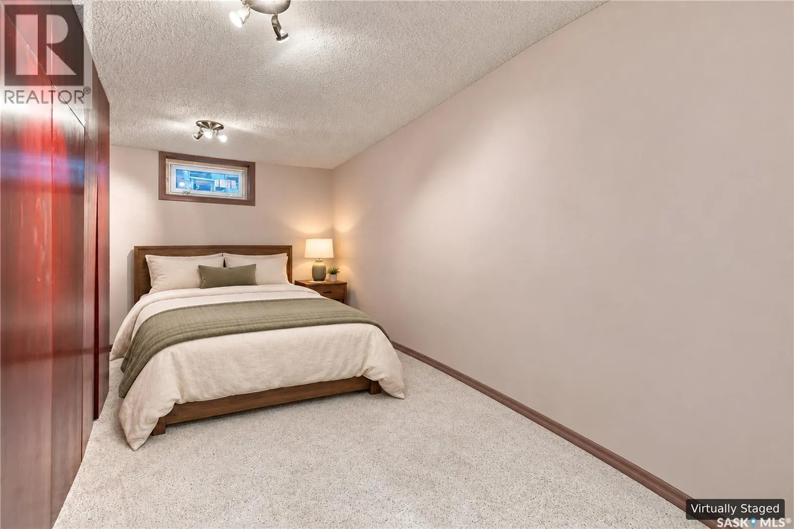 1311 Queen CRESCENT