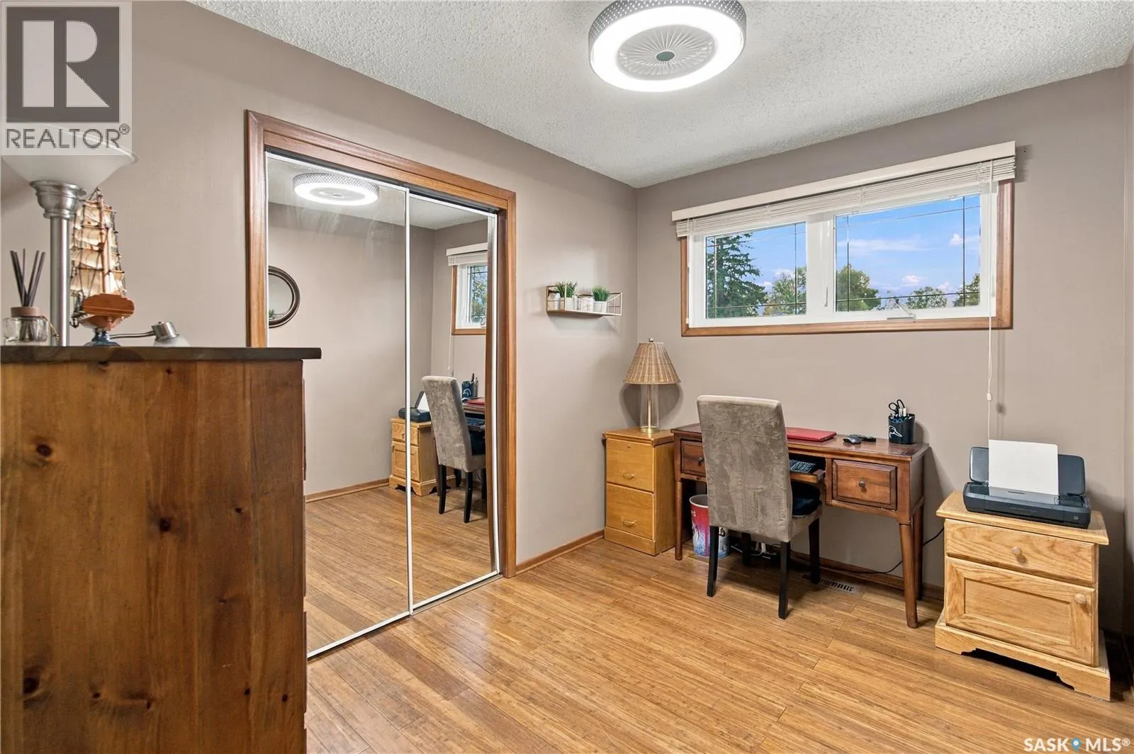 1311 Queen CRESCENT