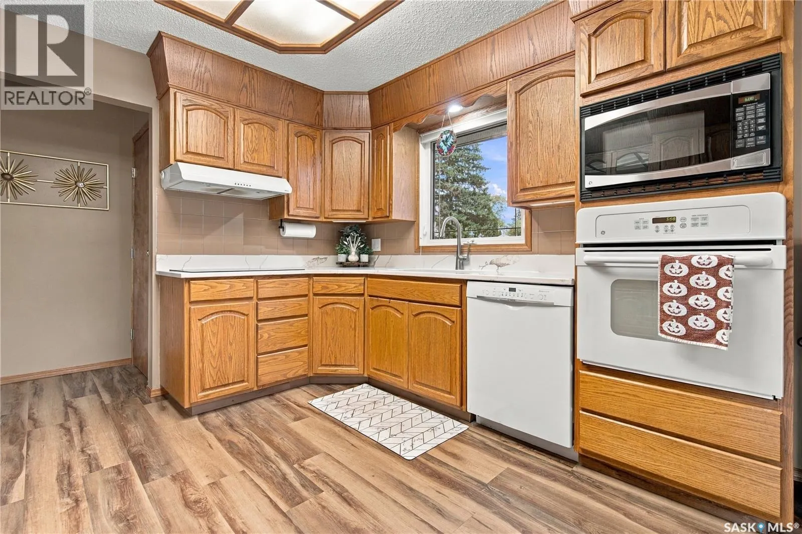 1311 Queen CRESCENT