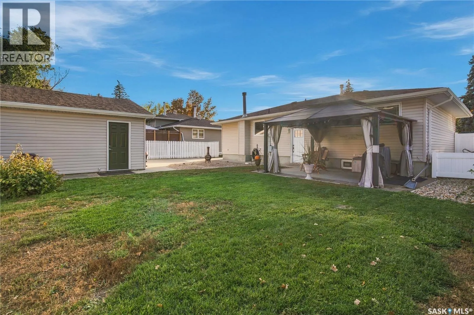 1311 Queen CRESCENT
