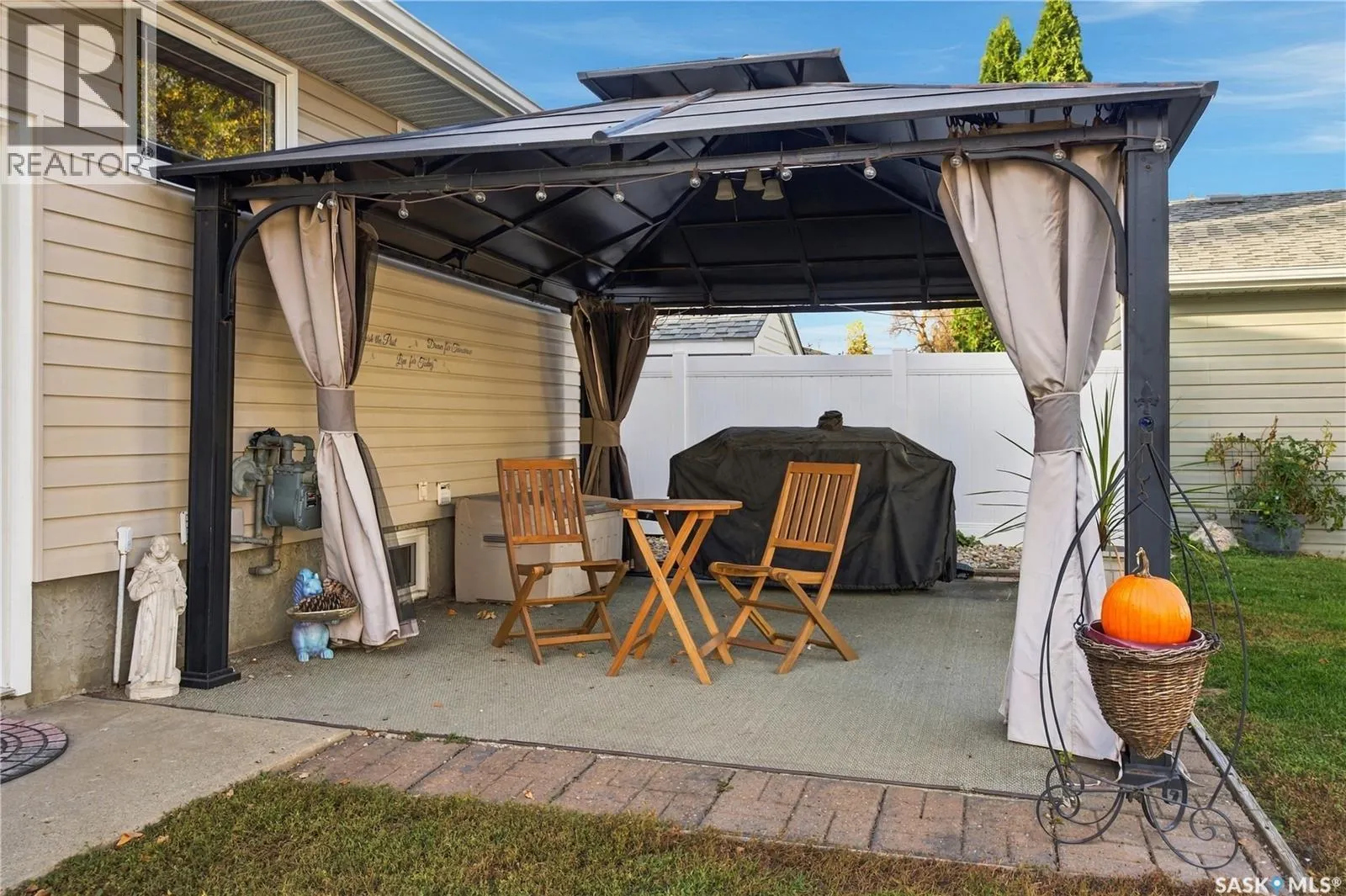 1311 Queen CRESCENT