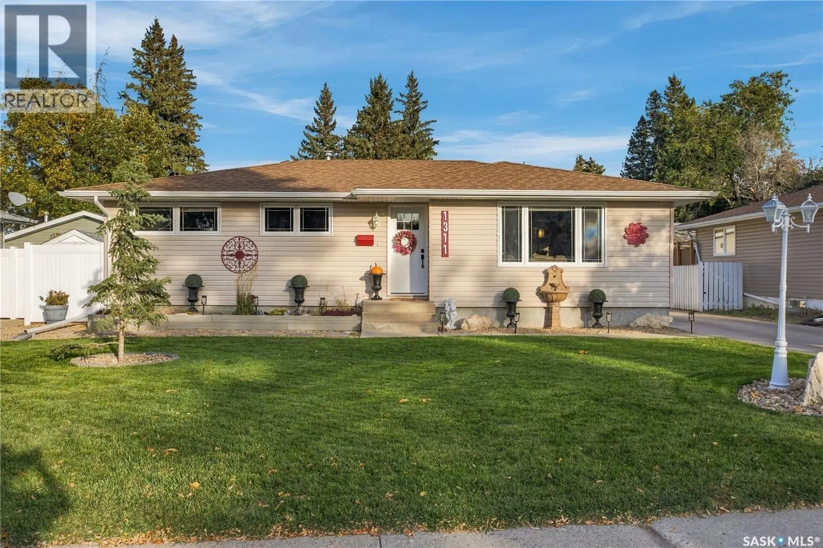 1311 Queen CRESCENT