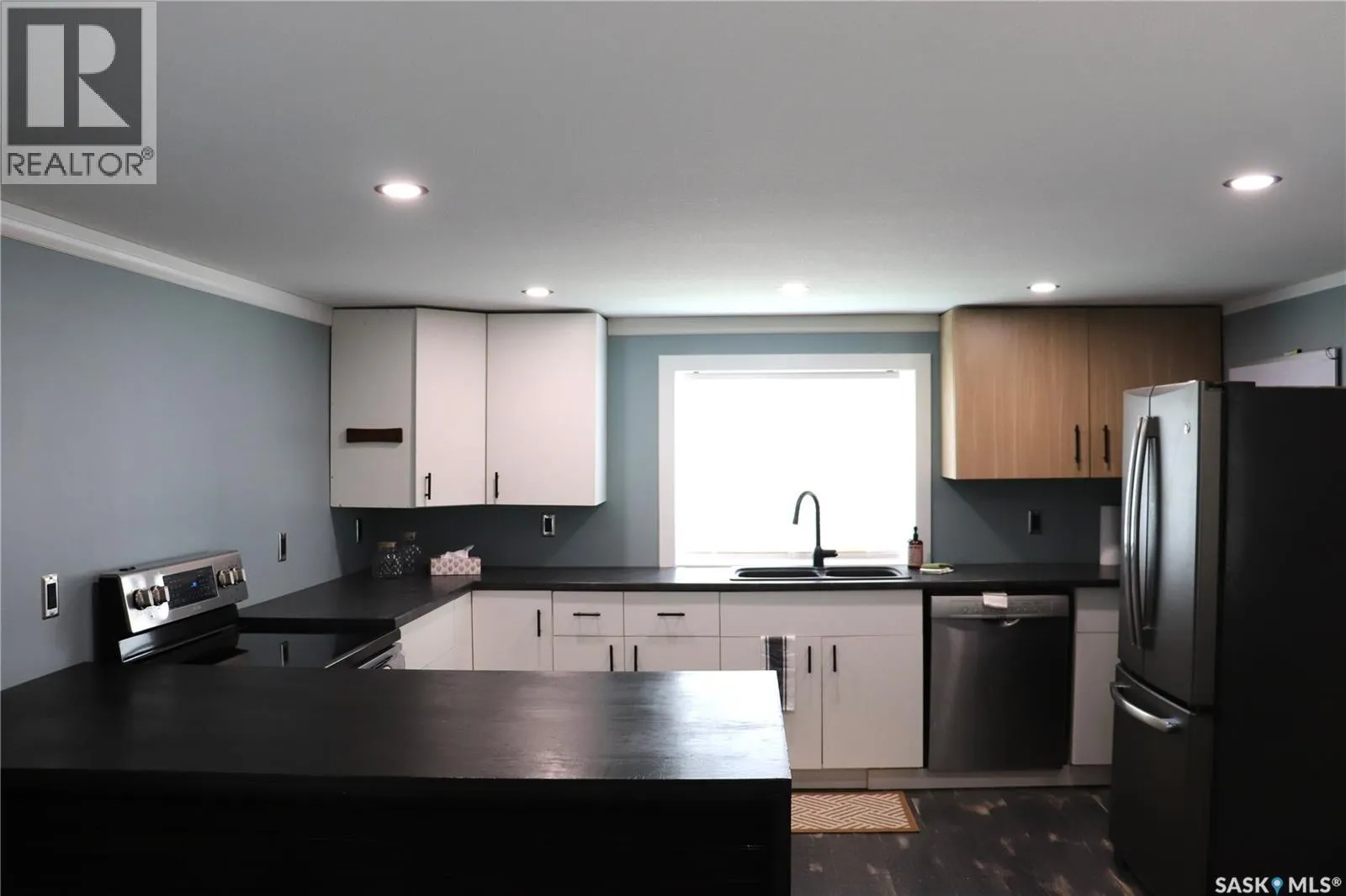 228 Cypress WAY