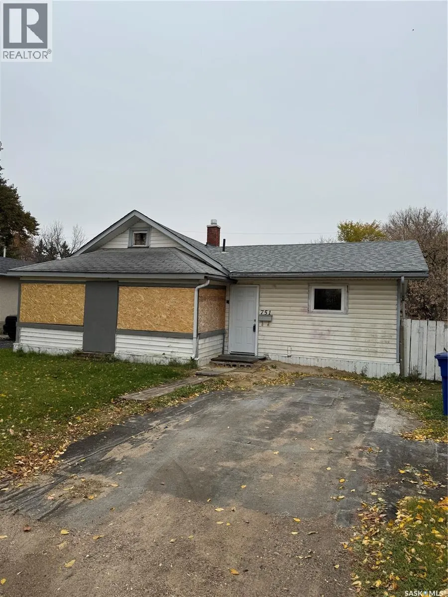 751 17th STREET W