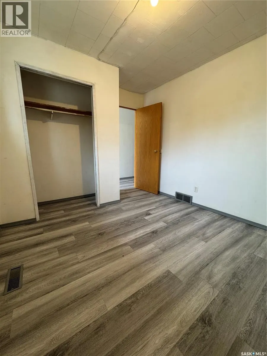751 17th STREET W