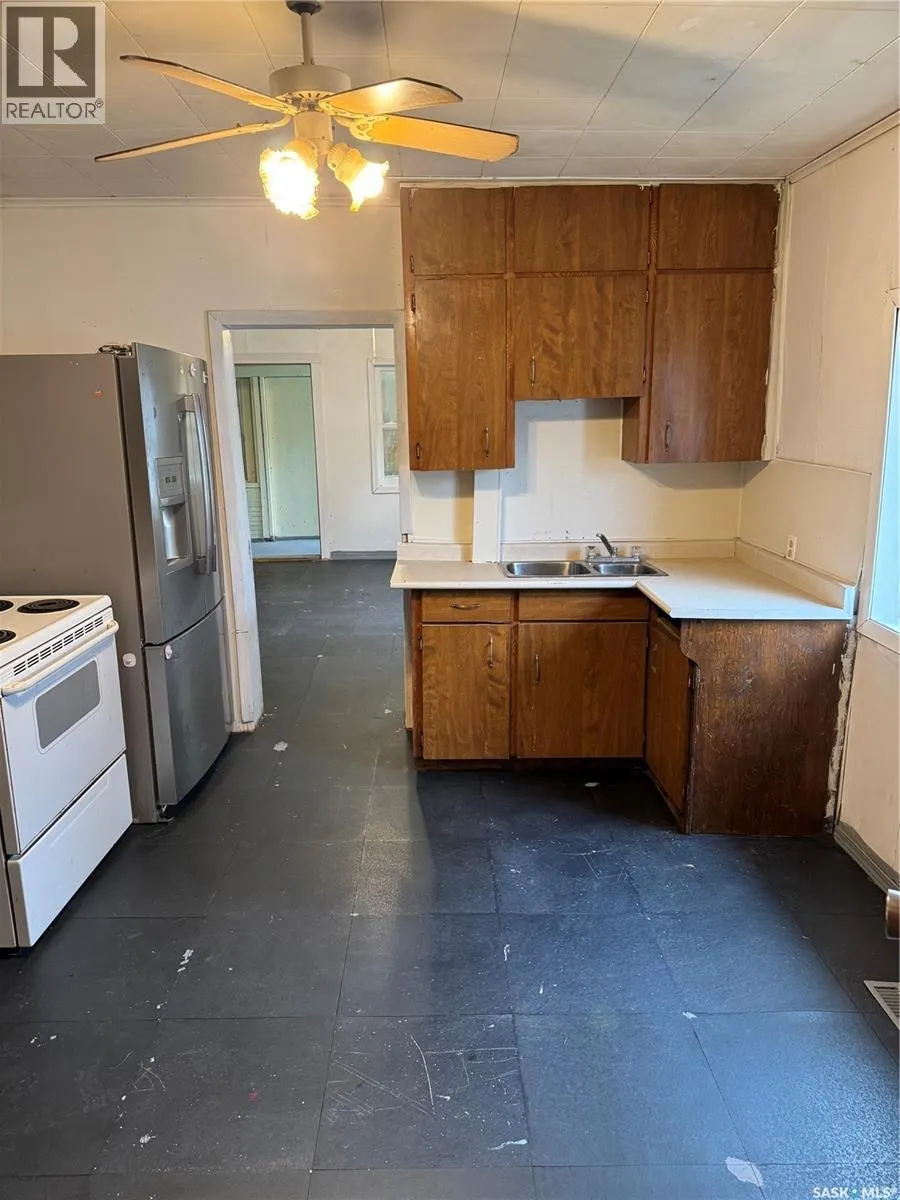 751 17th STREET W
