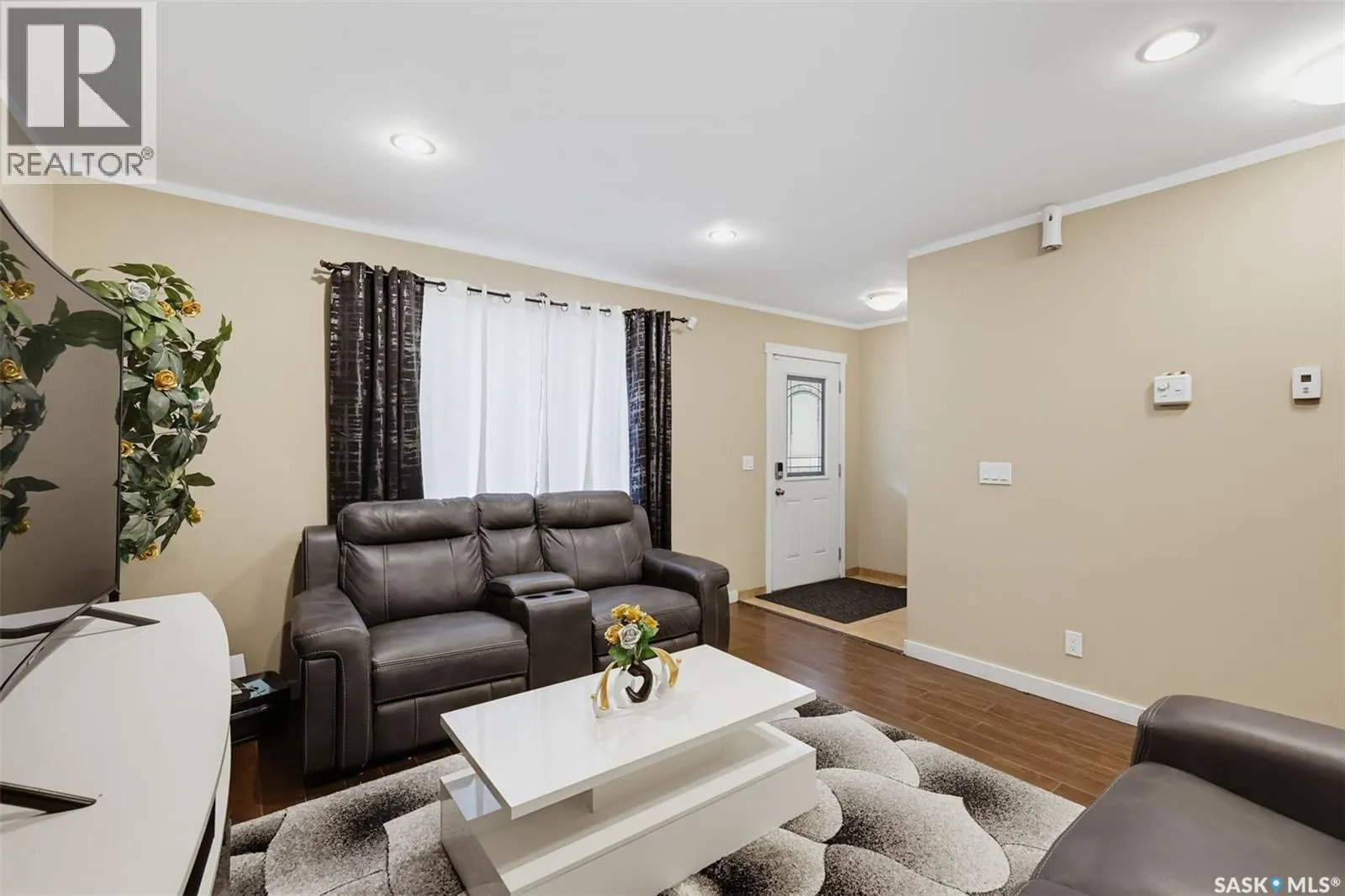 413 X AVENUE S