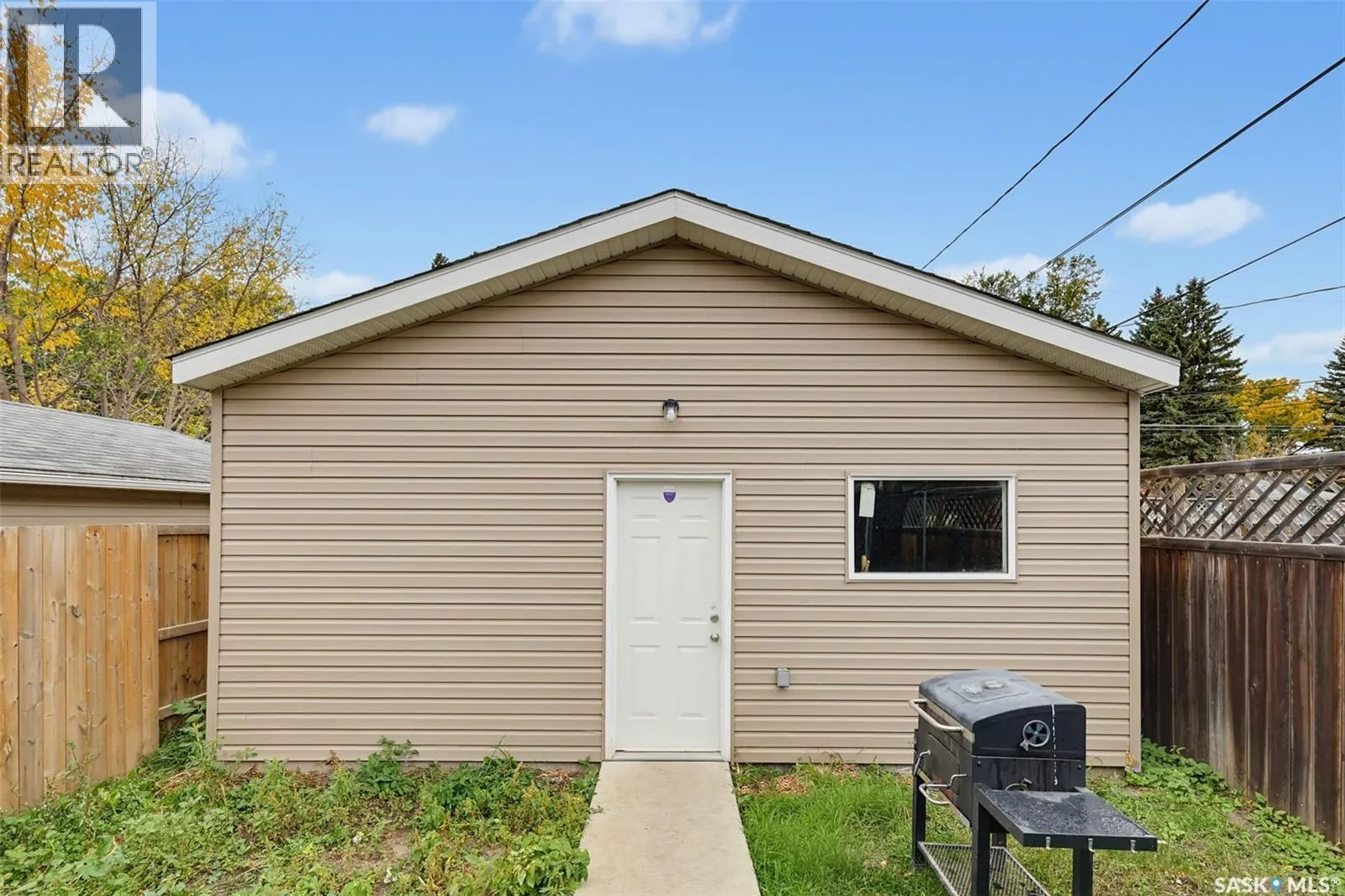 413 X AVENUE S