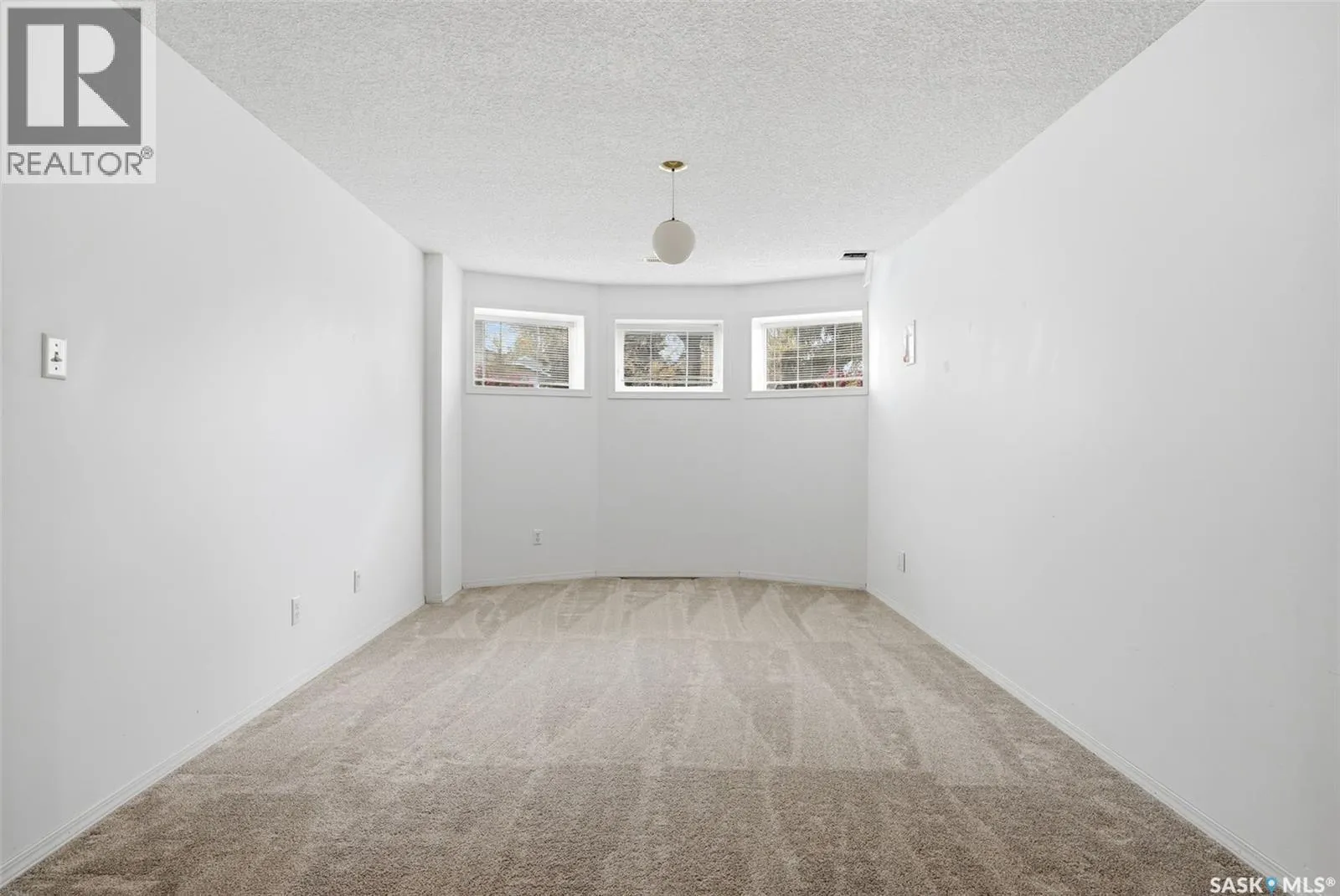8126 Sherwood DRIVE