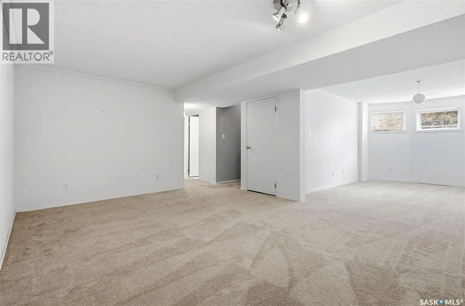 8126 Sherwood DRIVE