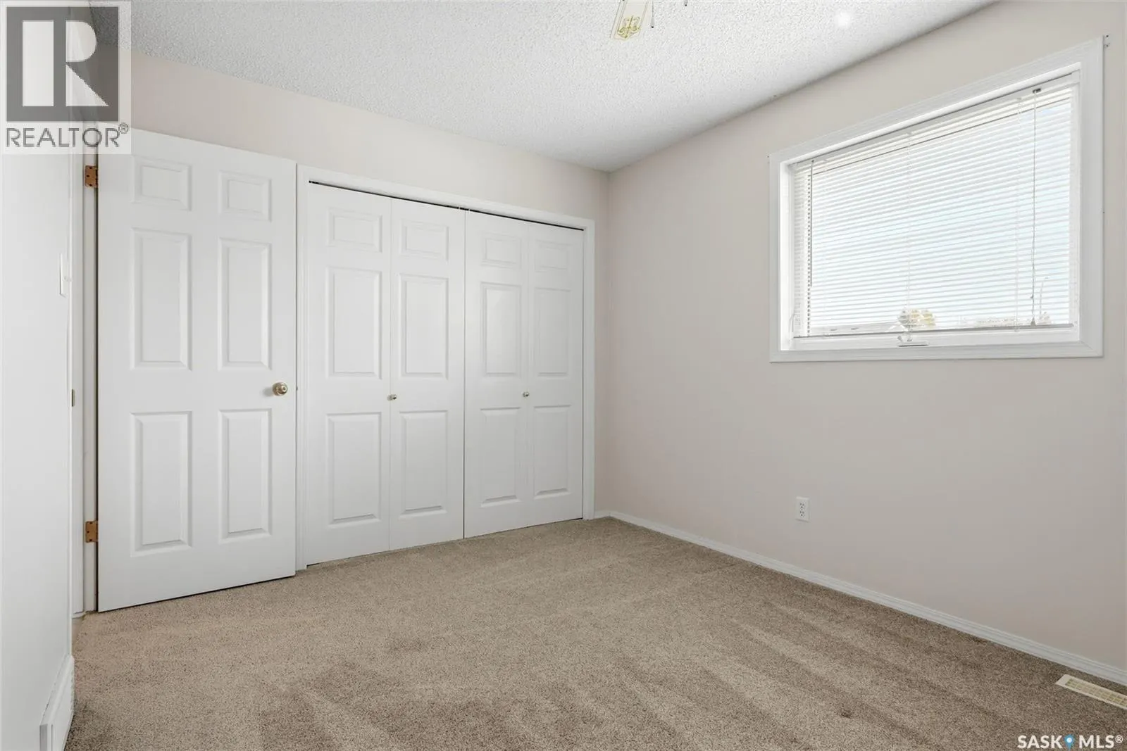 8126 Sherwood DRIVE