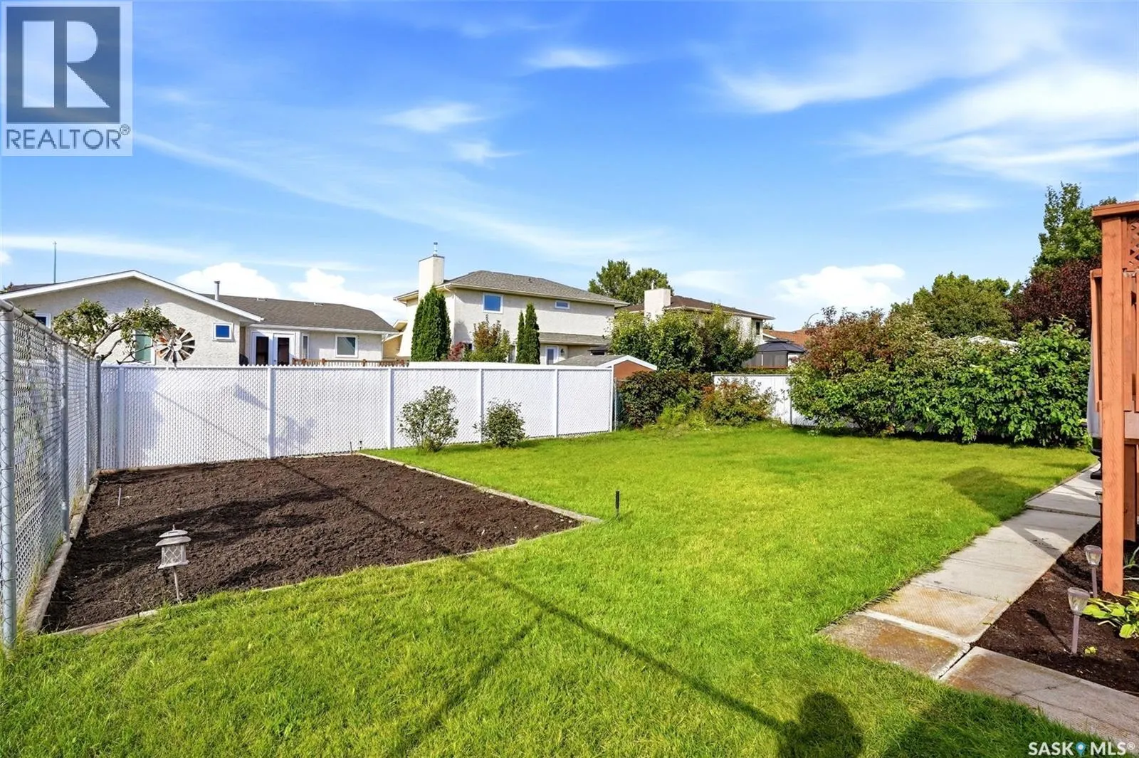8126 Sherwood DRIVE