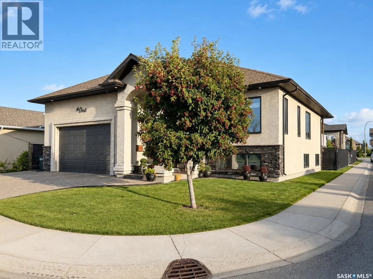 1 Glen Howard WAY