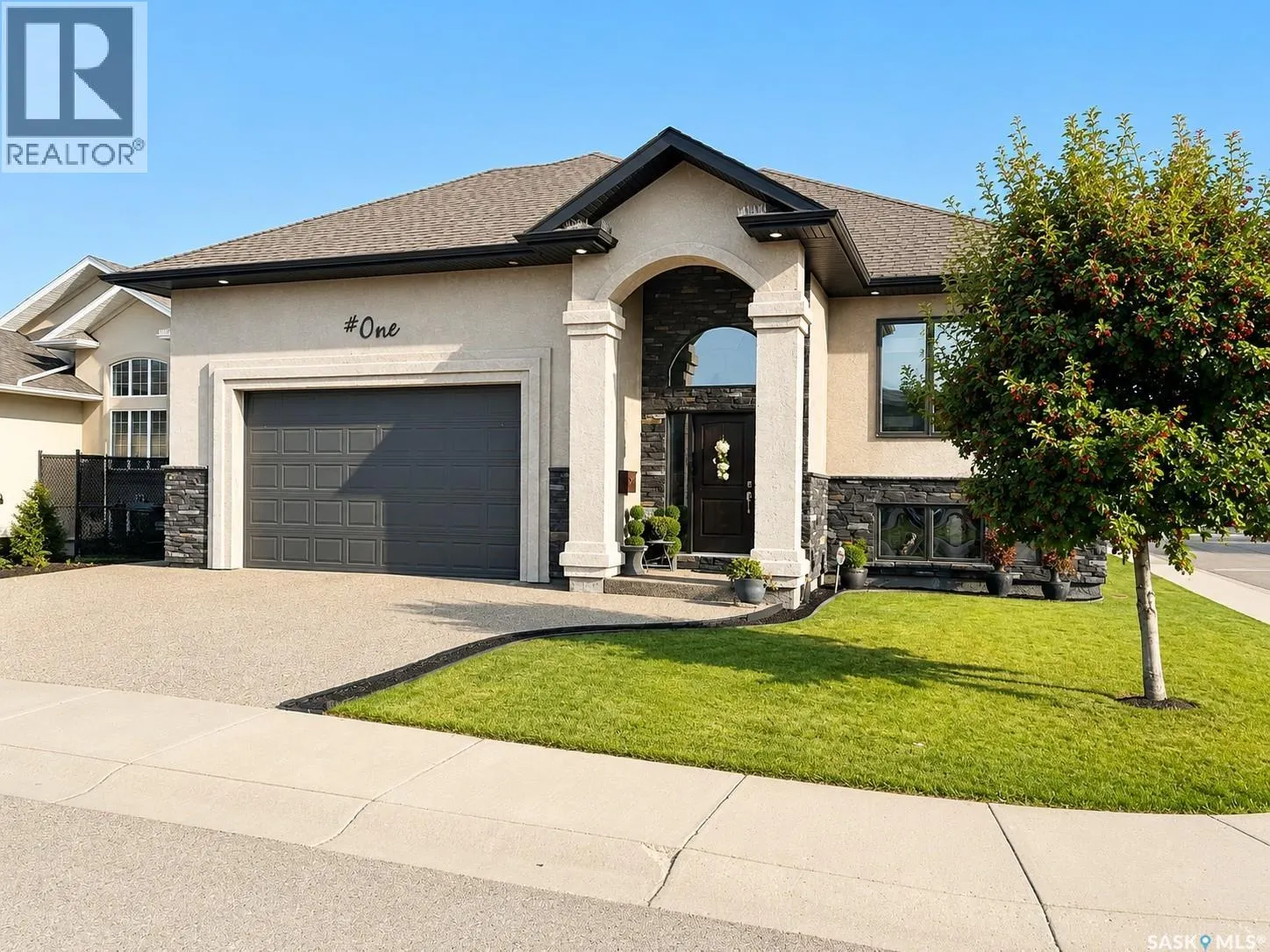 1 Glen Howard WAY