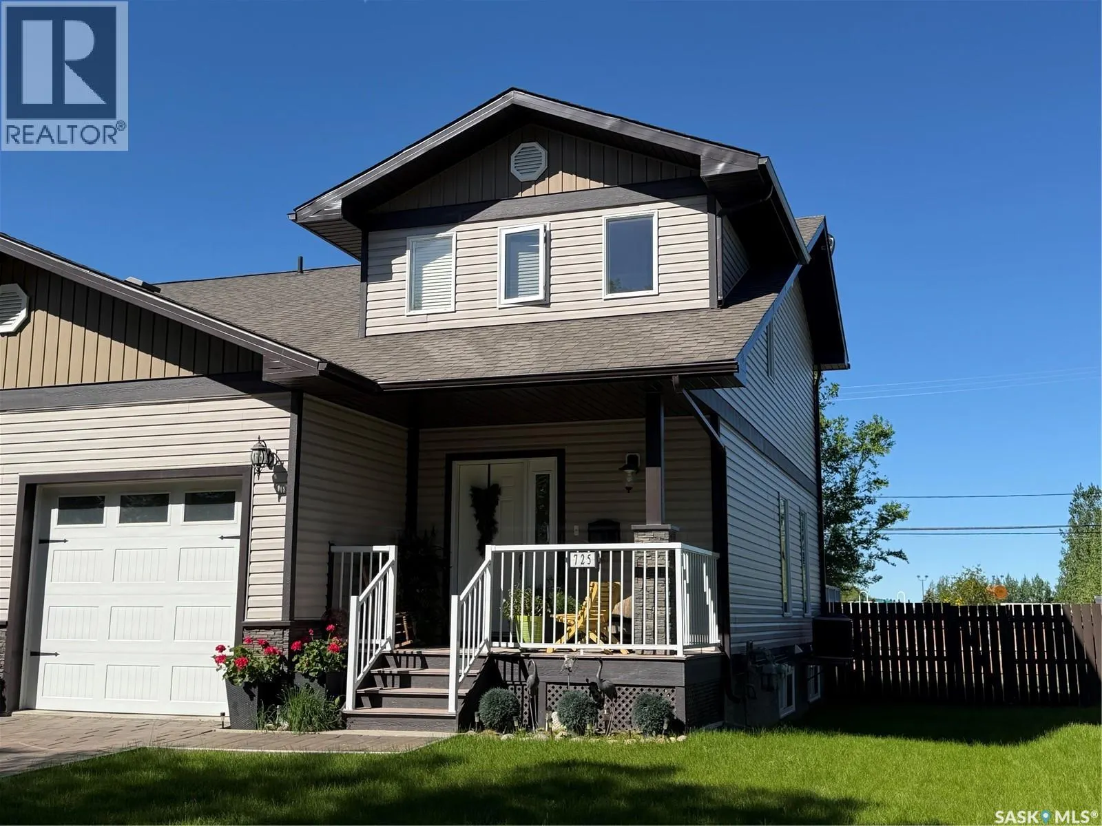 725 Centre STREET