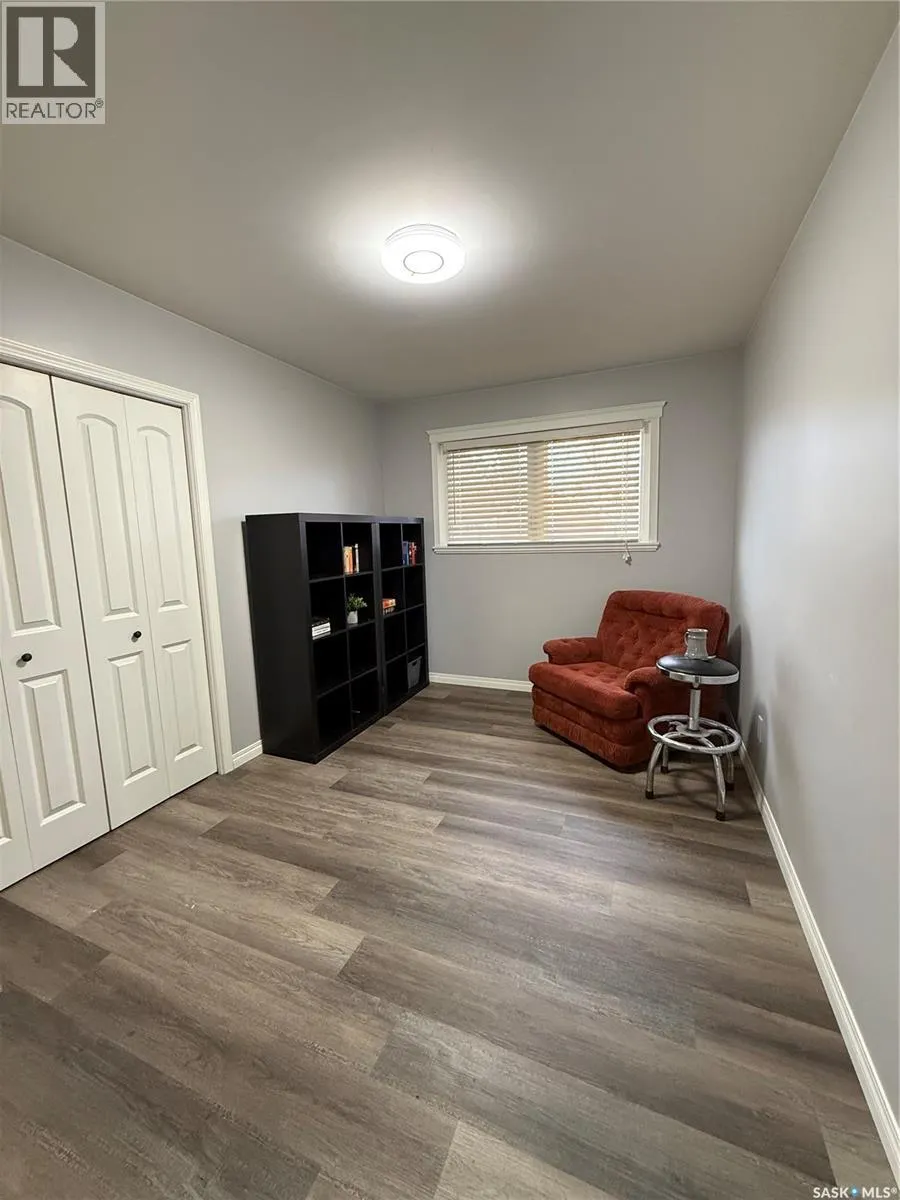 801 Lorne STREET W