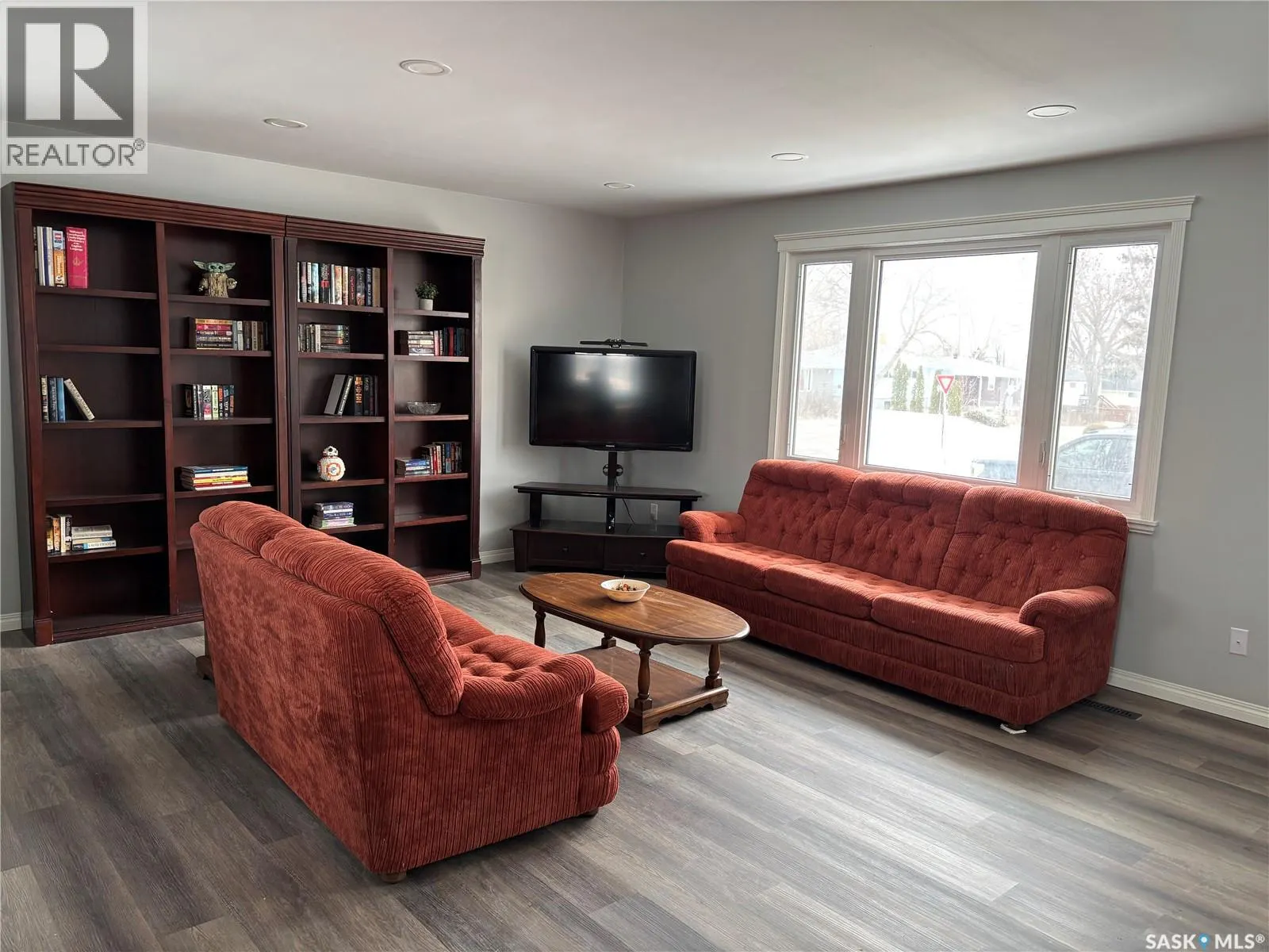 801 Lorne STREET W