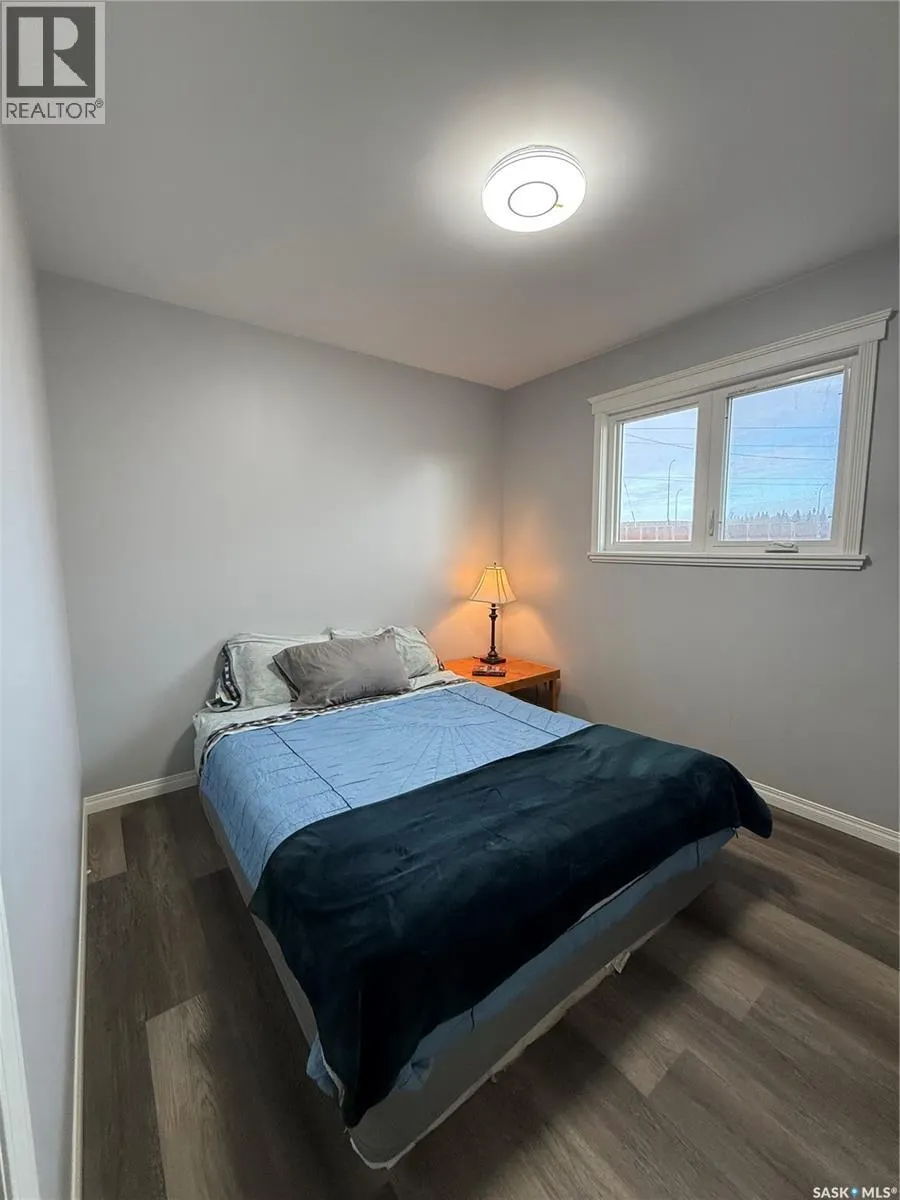 801 Lorne STREET W