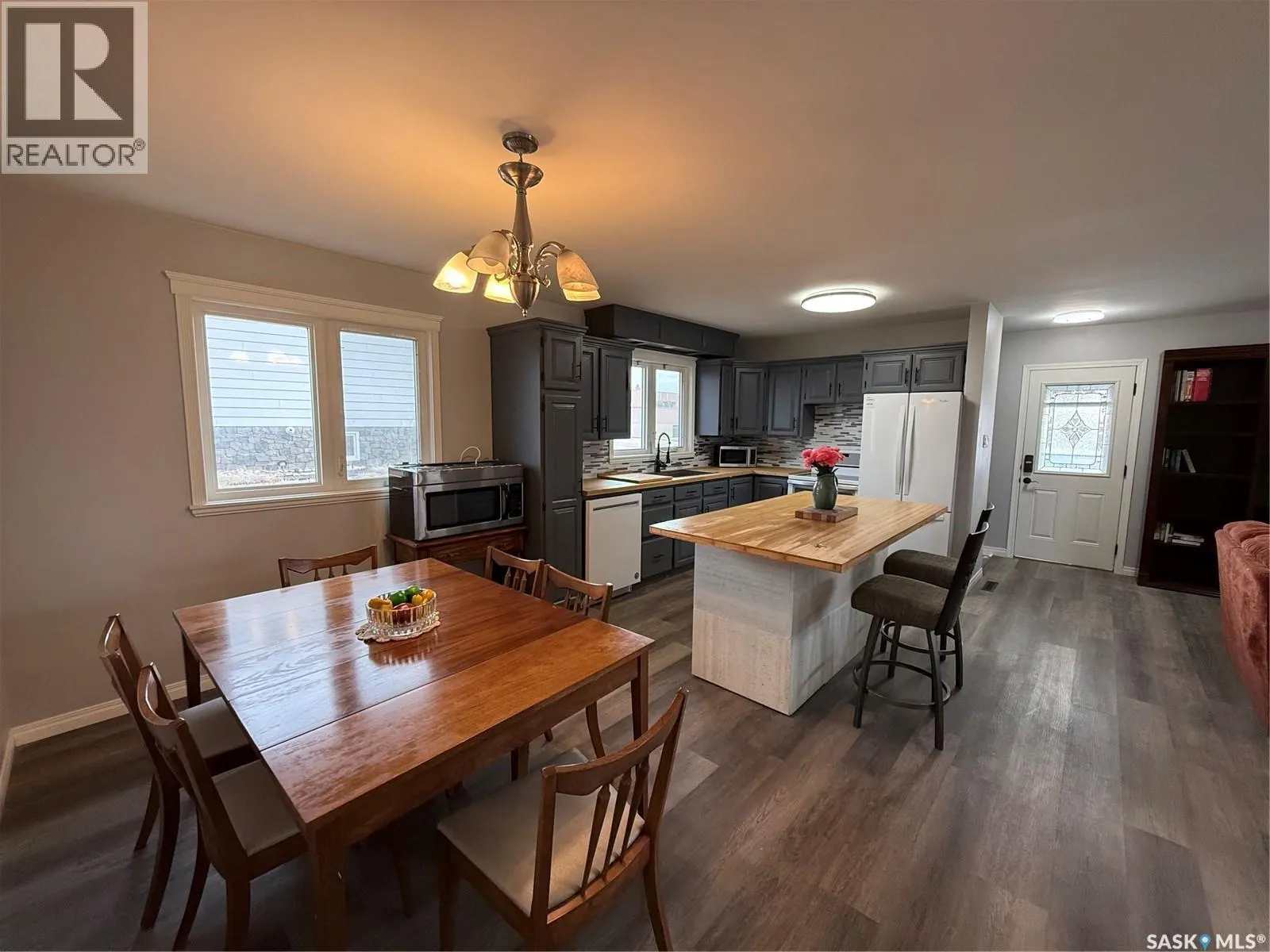 801 Lorne STREET W