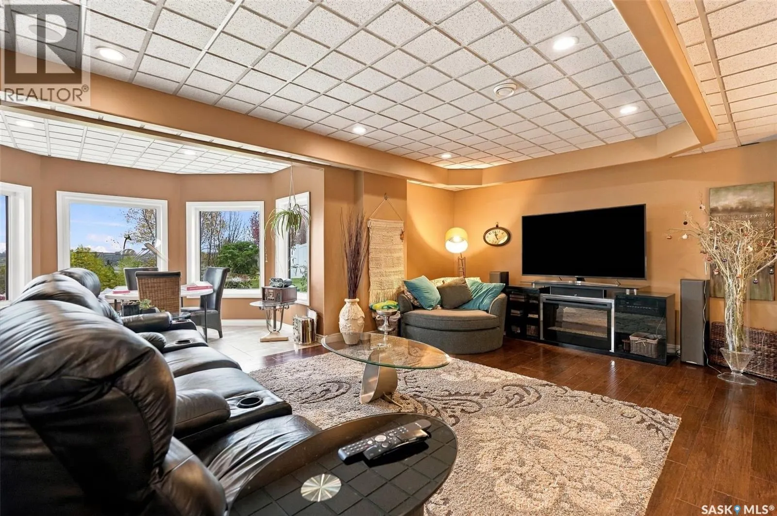 212 EDGEWOOD DRIVE