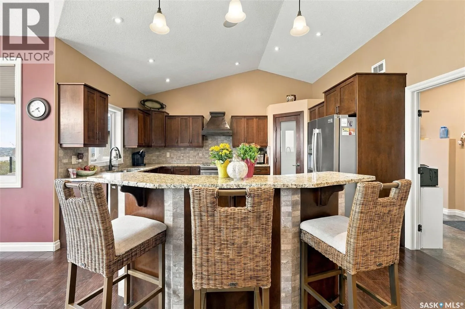 212 EDGEWOOD DRIVE