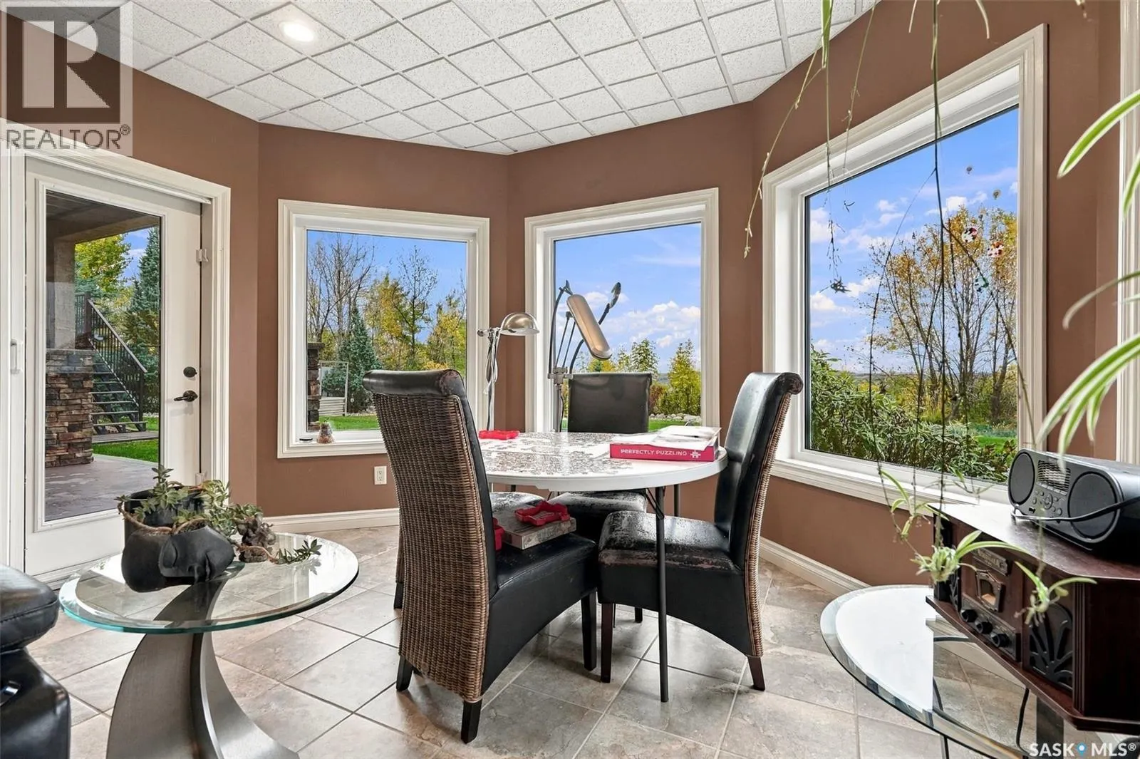 212 EDGEWOOD DRIVE