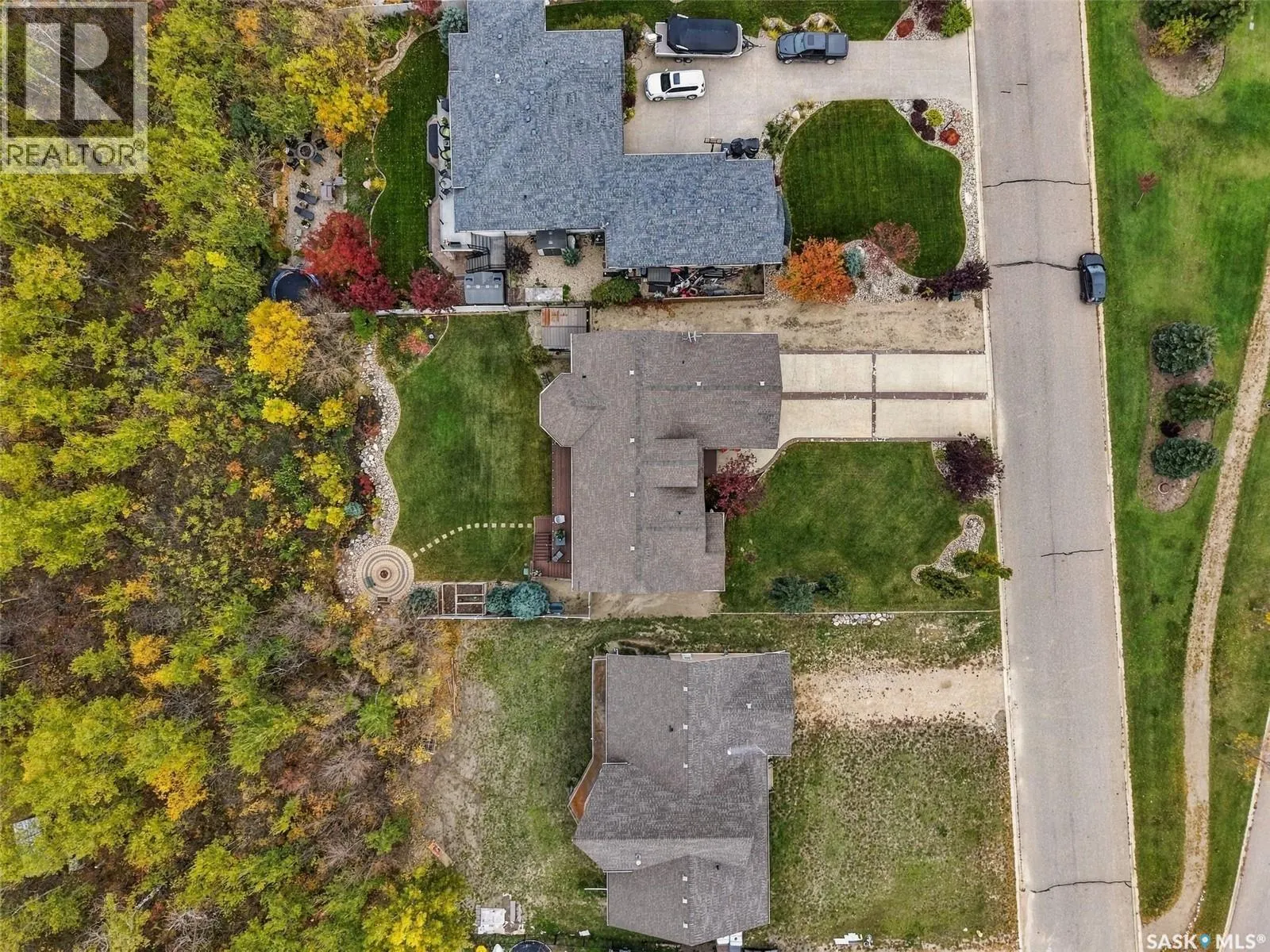 212 EDGEWOOD DRIVE